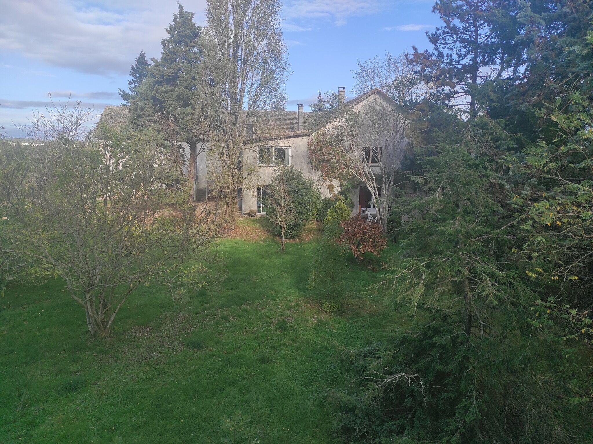 1er Etage Complet D'une Vaste Demeure ,terrain 2Ha Arboré