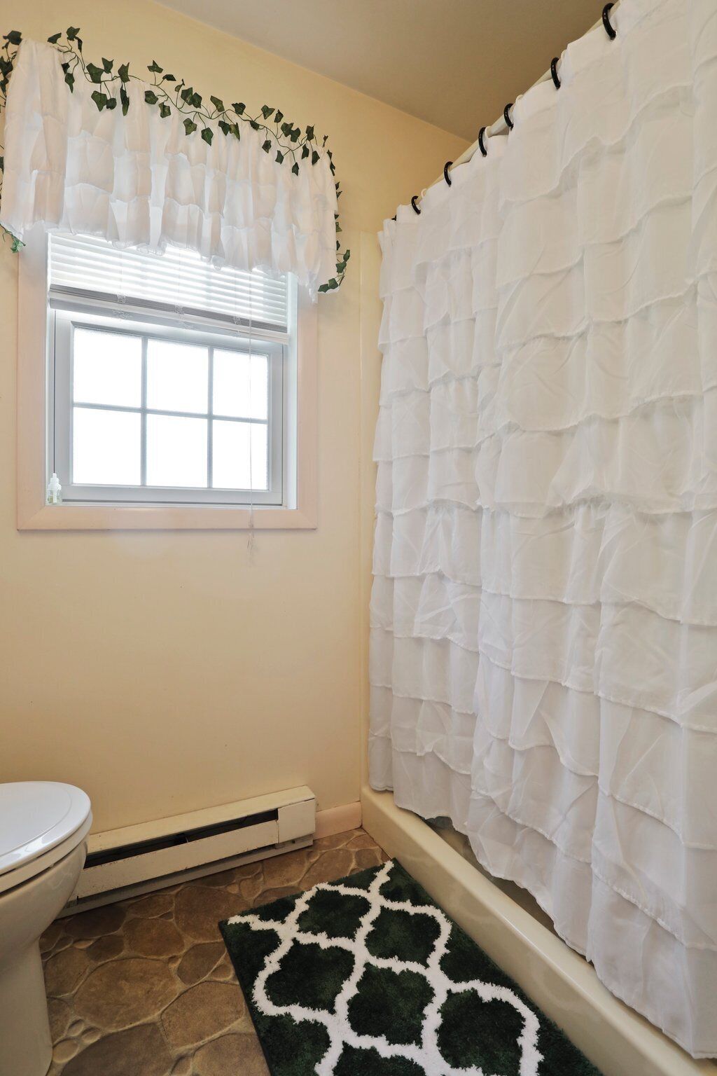 Lovely, Country Apartment, Just Minutes From Town
