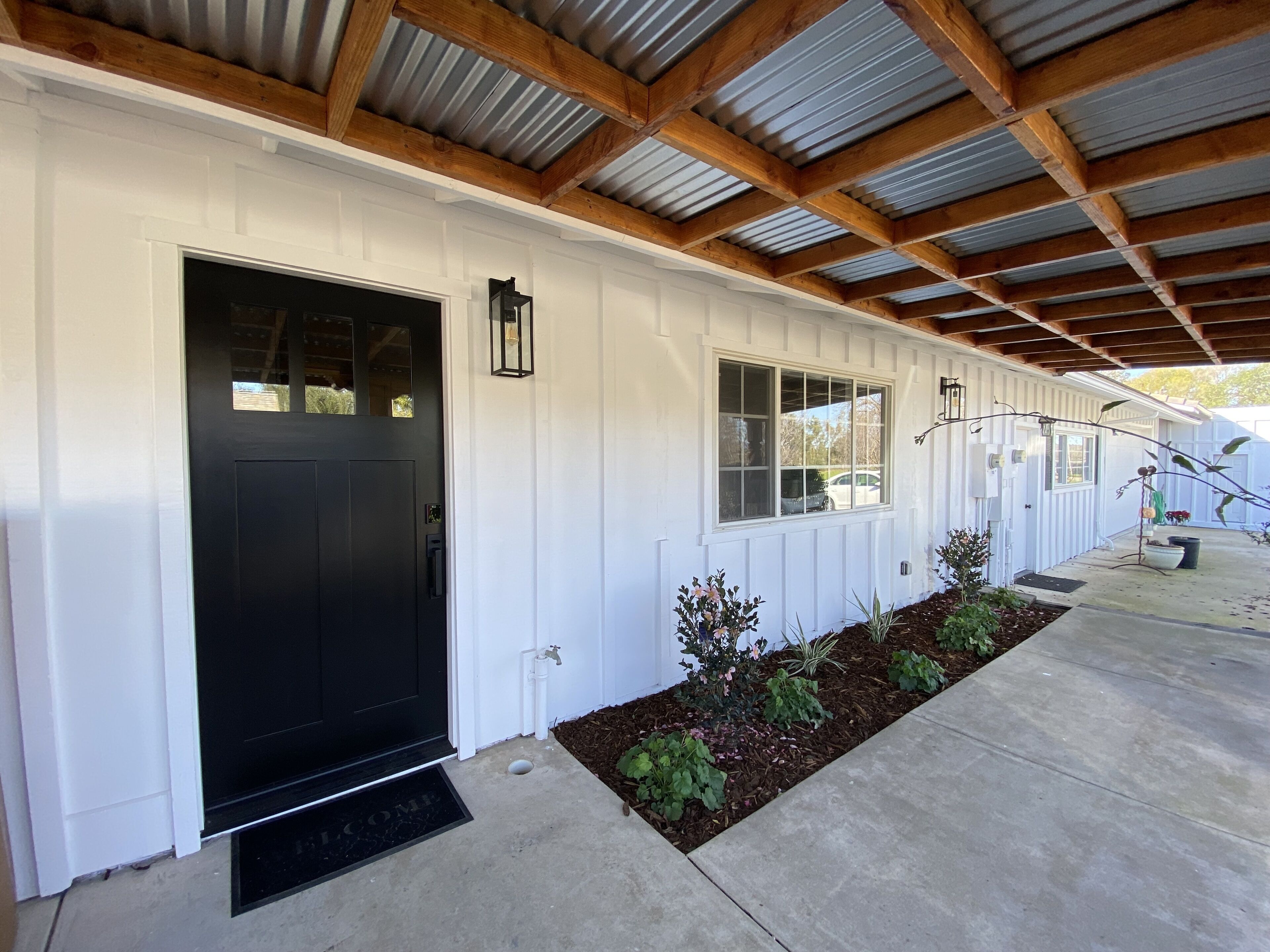 Stylish New Edison Carriage House