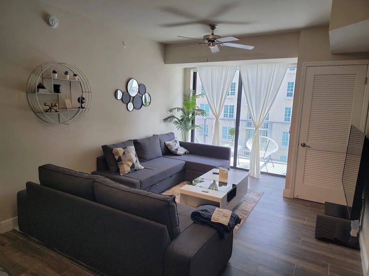 Lovely Suite in the Middle of Rosemary Square