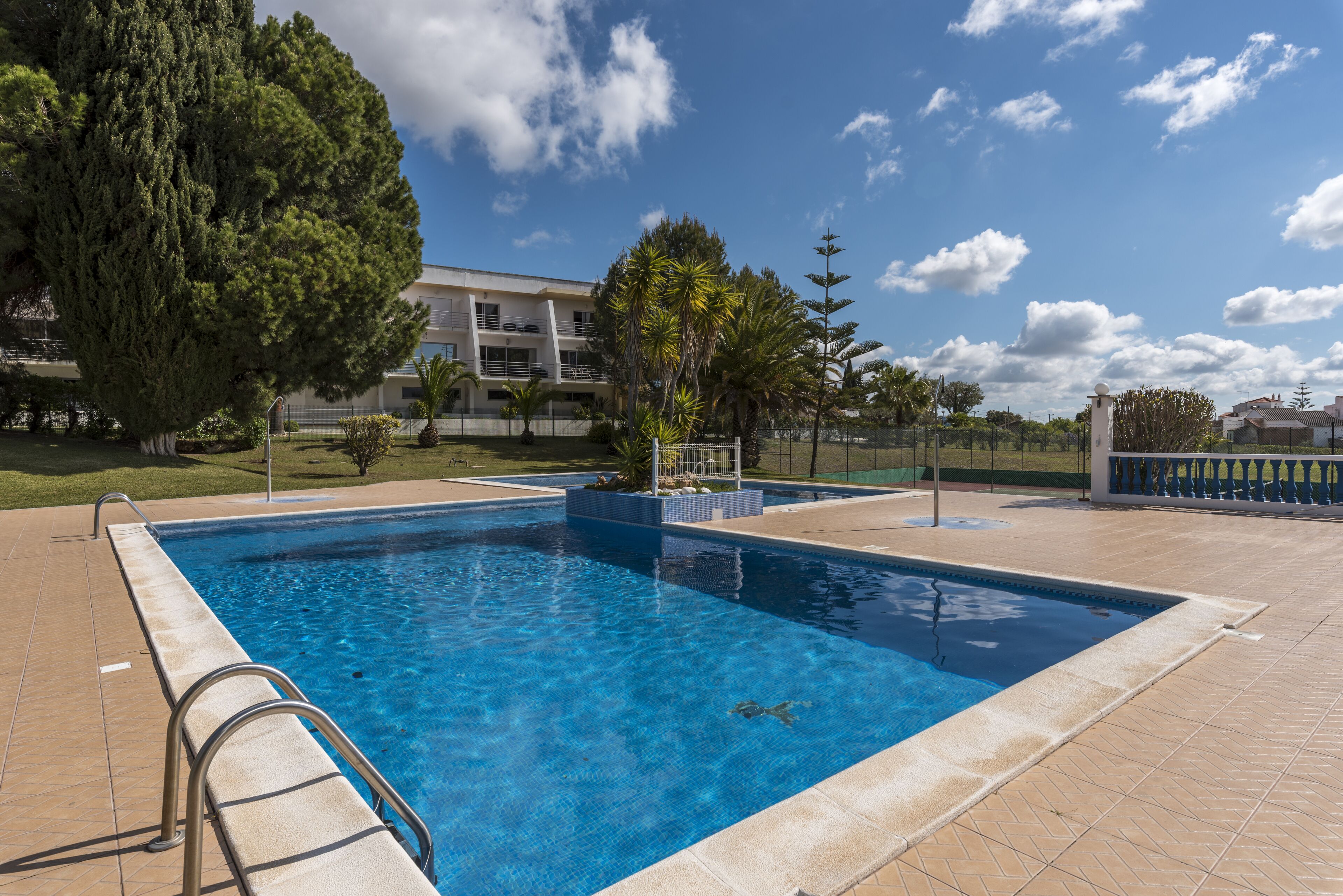 Fish House Flat With Pool