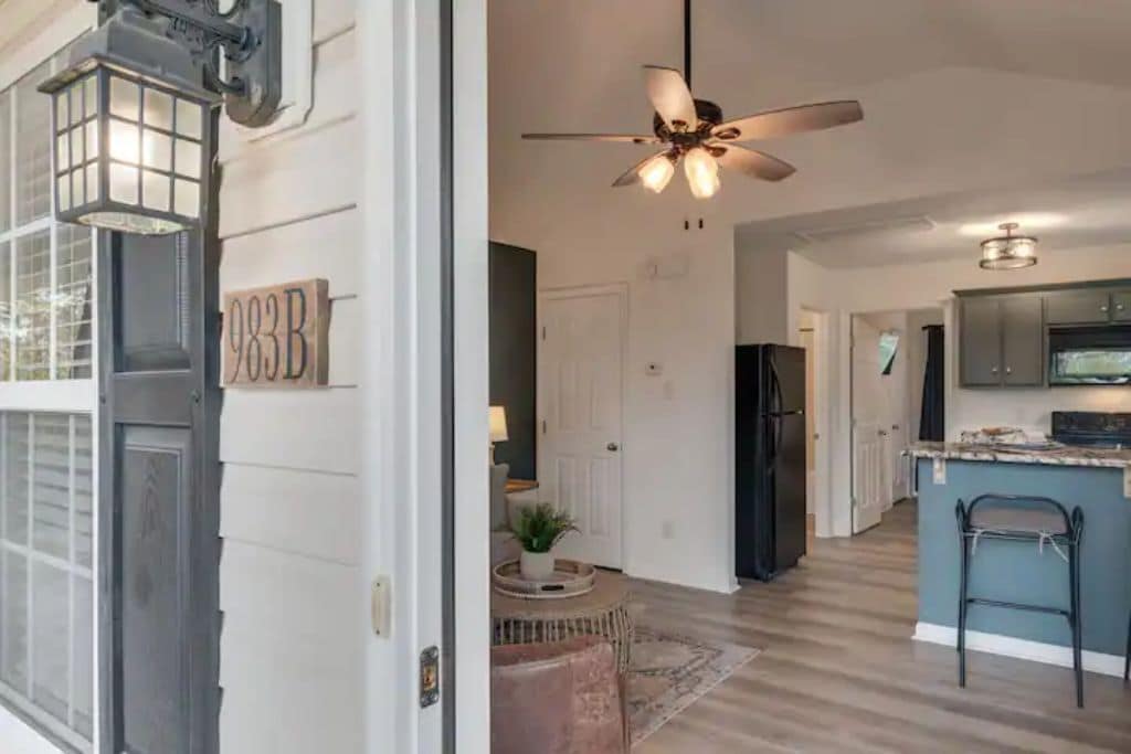Clean and Stylishly Decorated 