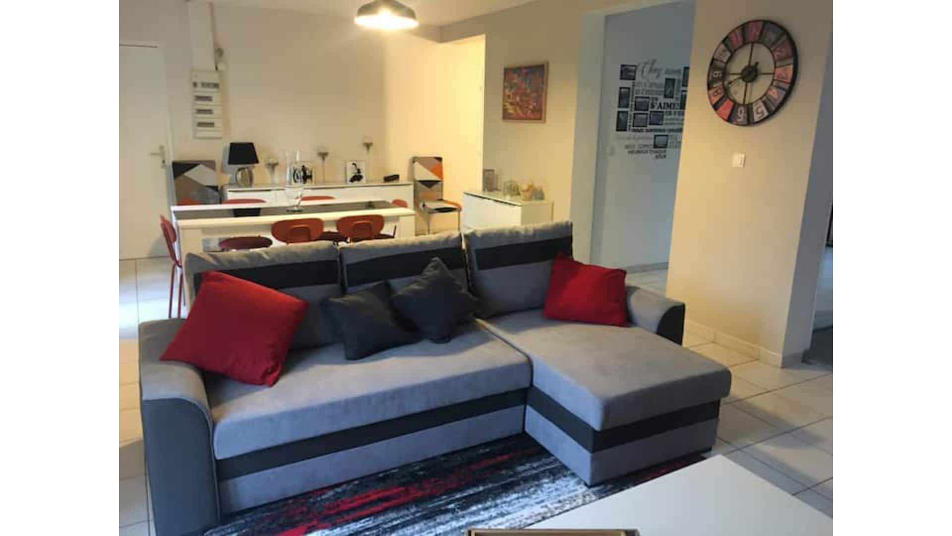 Pierrefonds center superb quiet apartment + parking