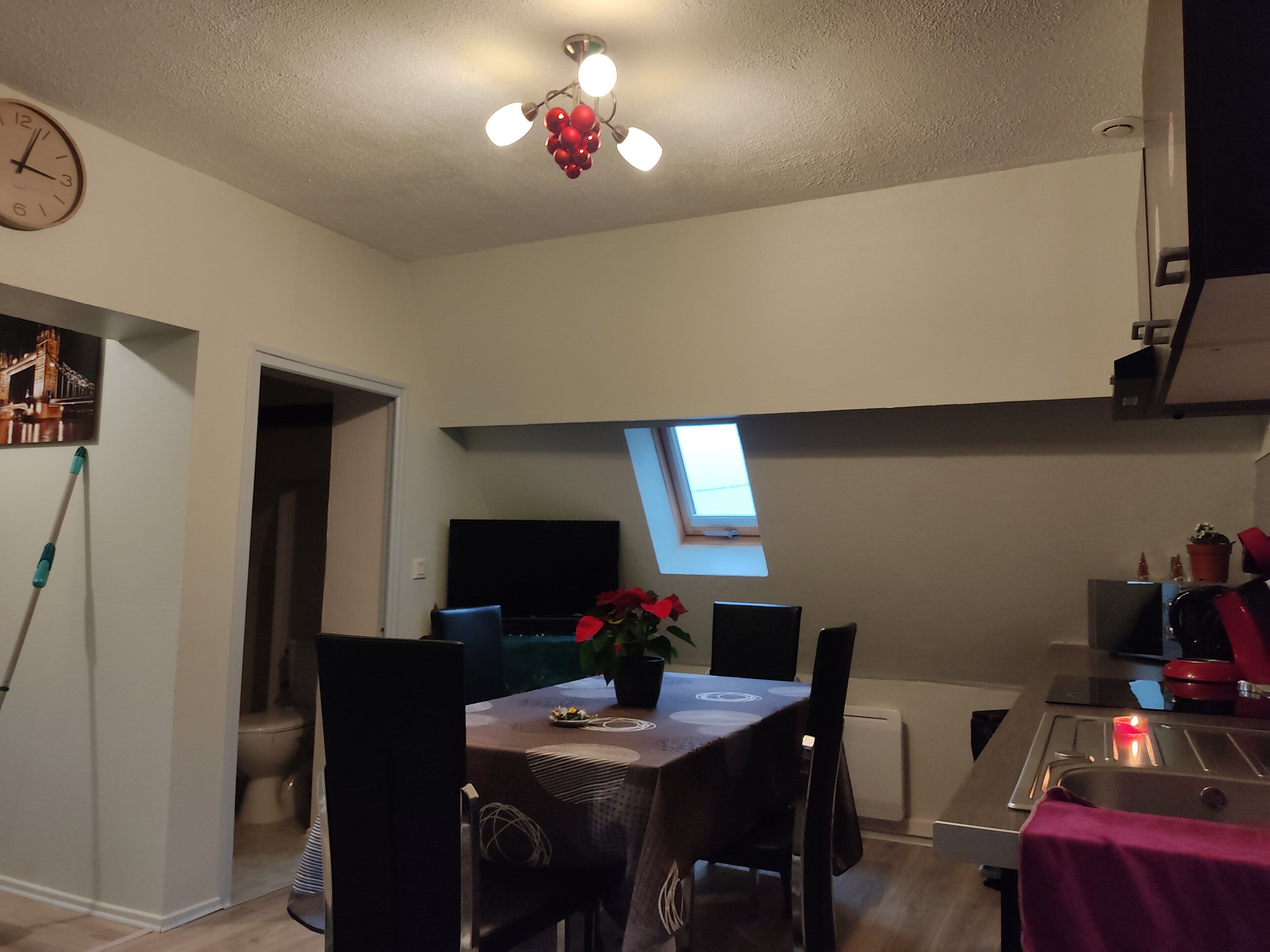 quiet 1st floor apartment