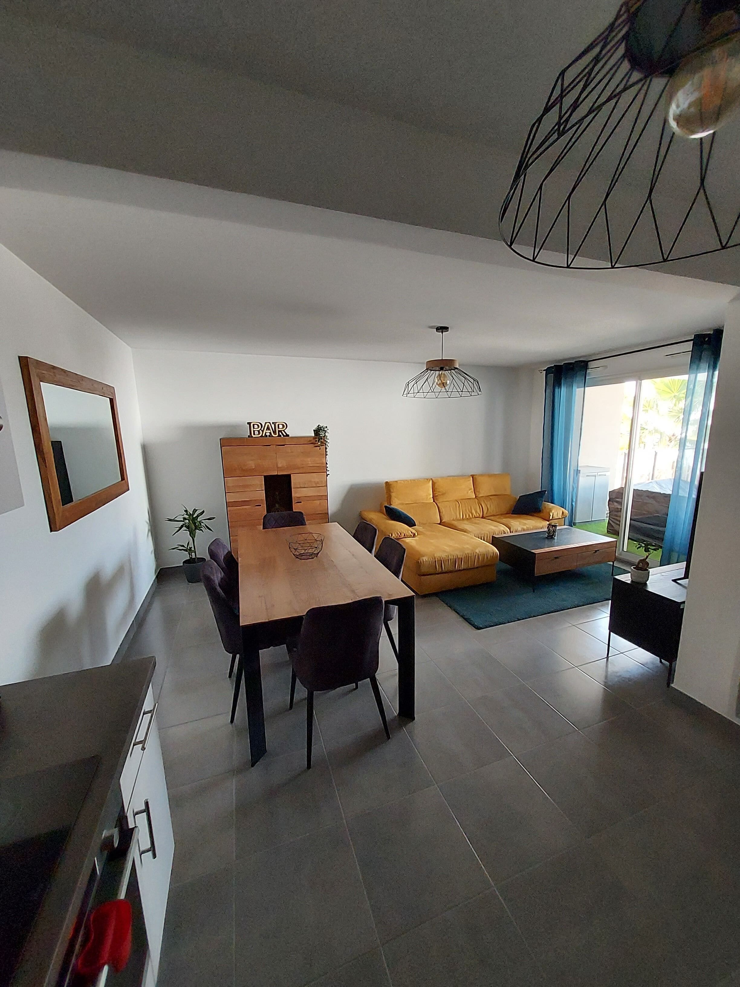 T3 standing. Immediate proximity Golf of Montpellier Massane. Beaches at 15'