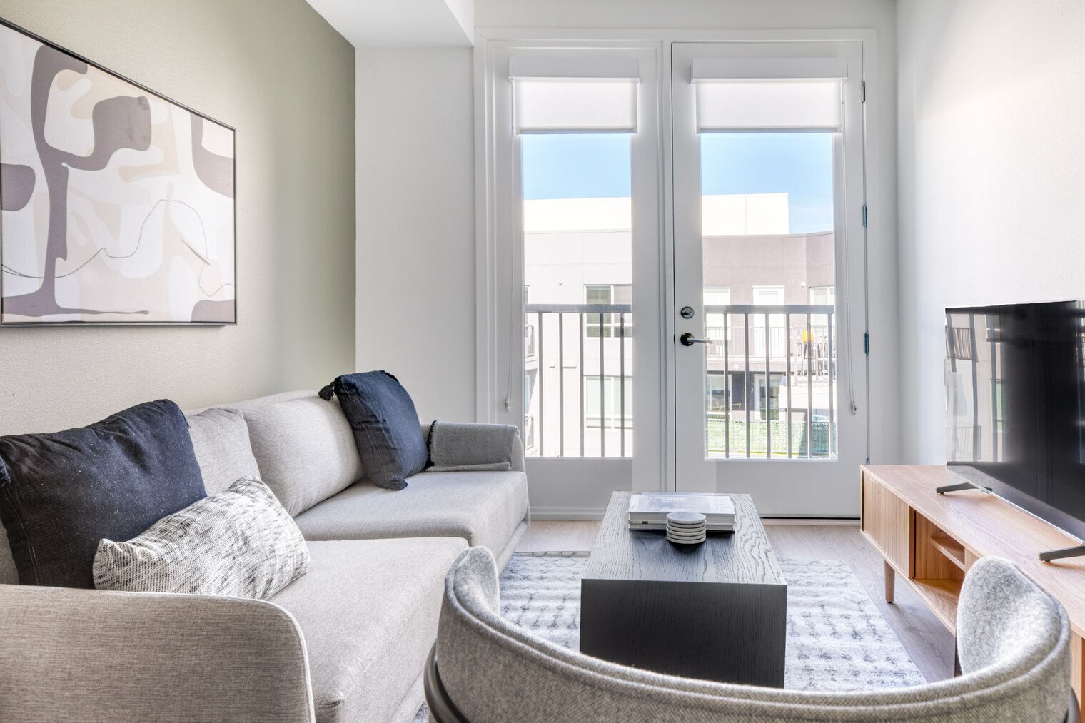 Sleek Mission Valley 1BR w/ Gym, W/D & BBQ, nr shops, by Blueground