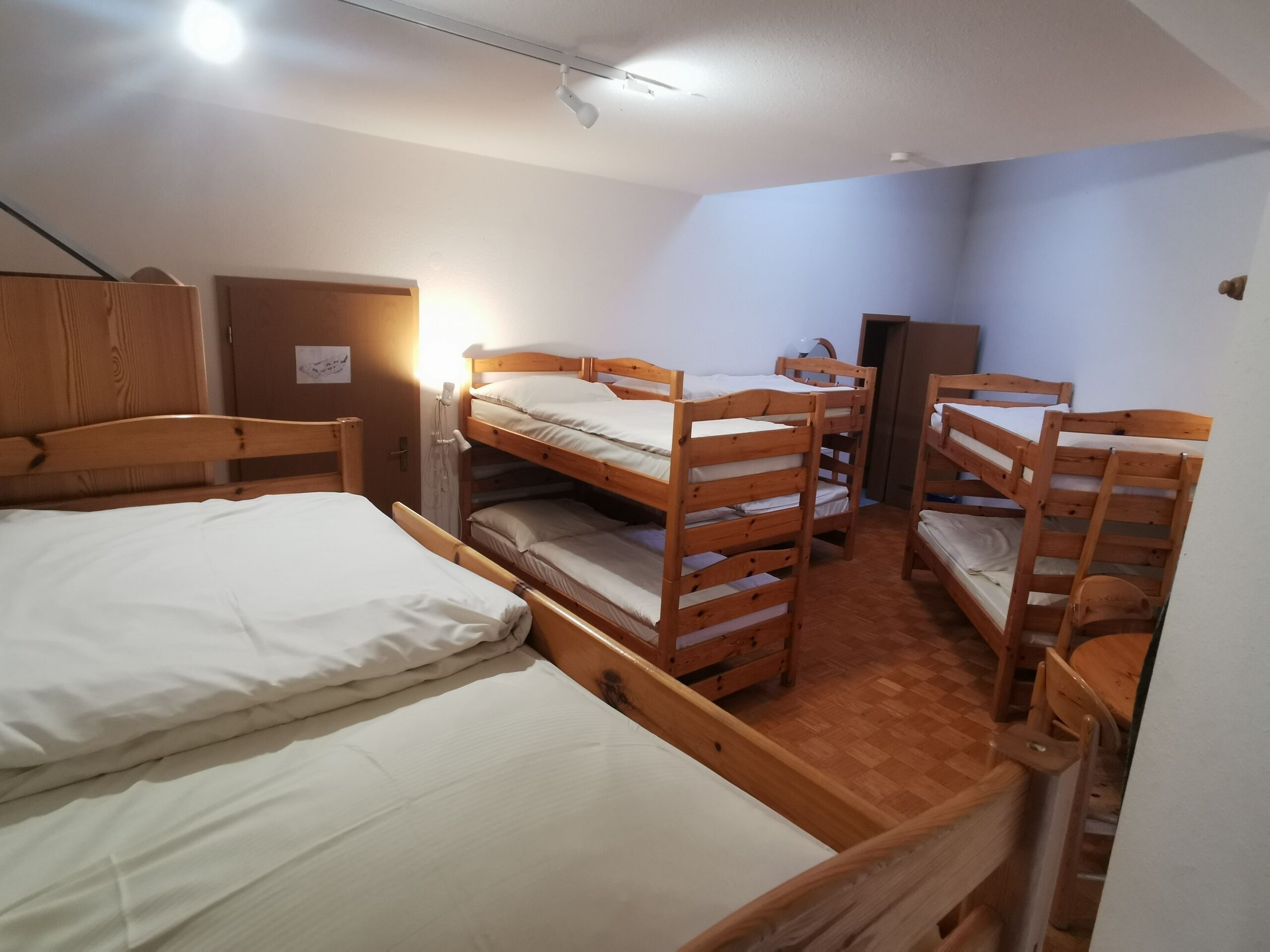 Eight-bed room