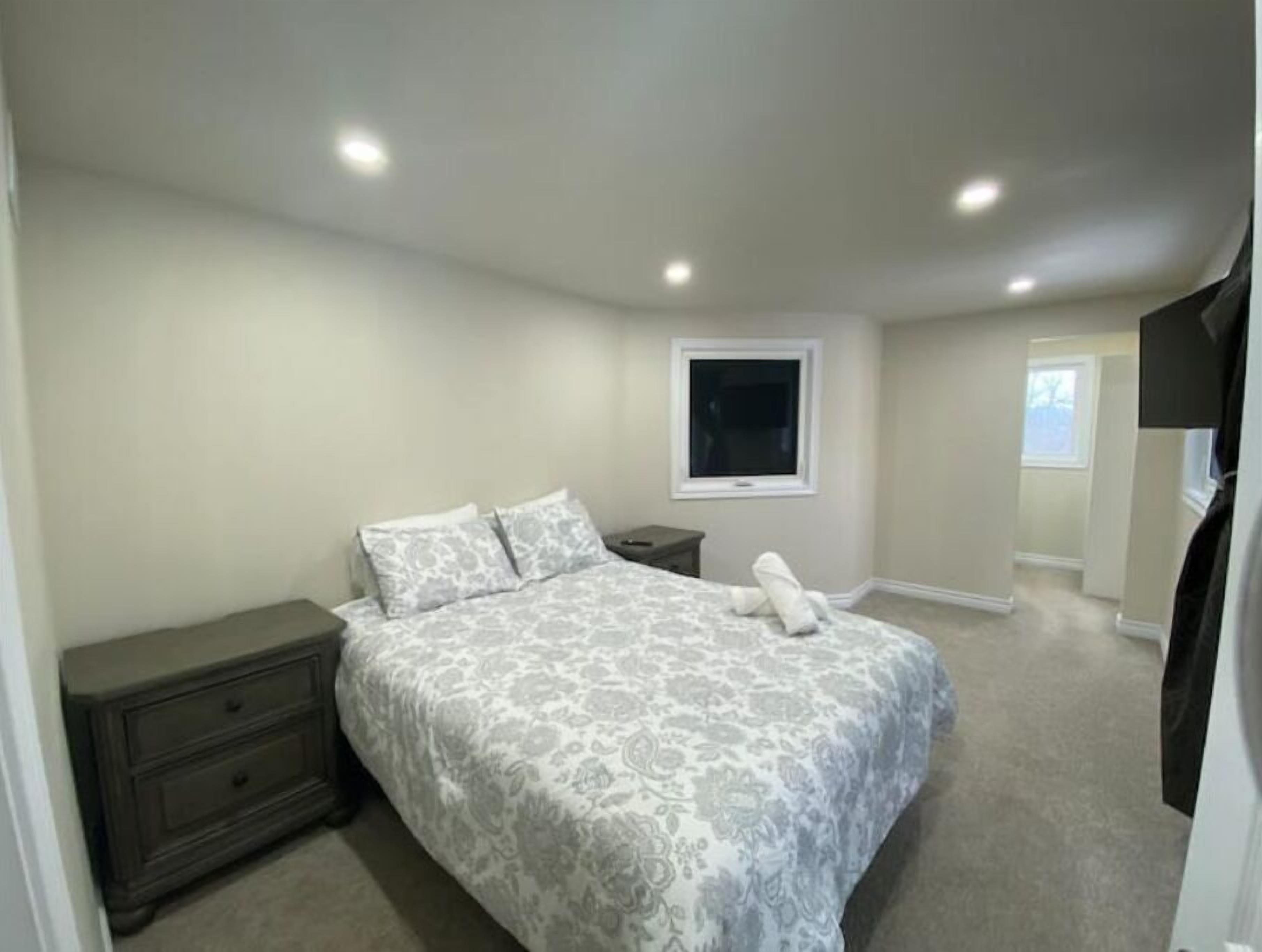Peaceful 3 bedroom apartment on the water
