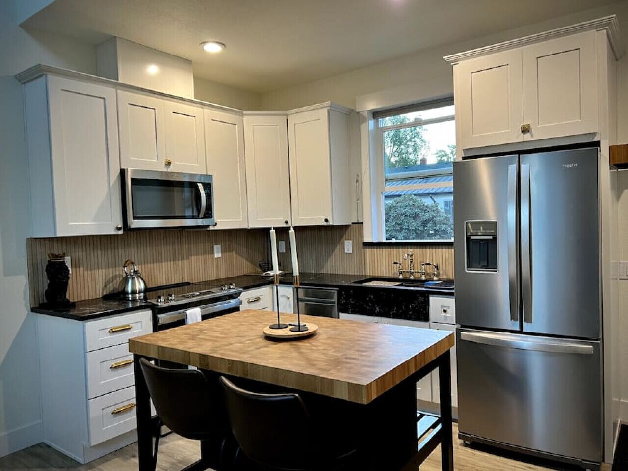 Brand New Custom Built Cottage in Downtown w/Pool