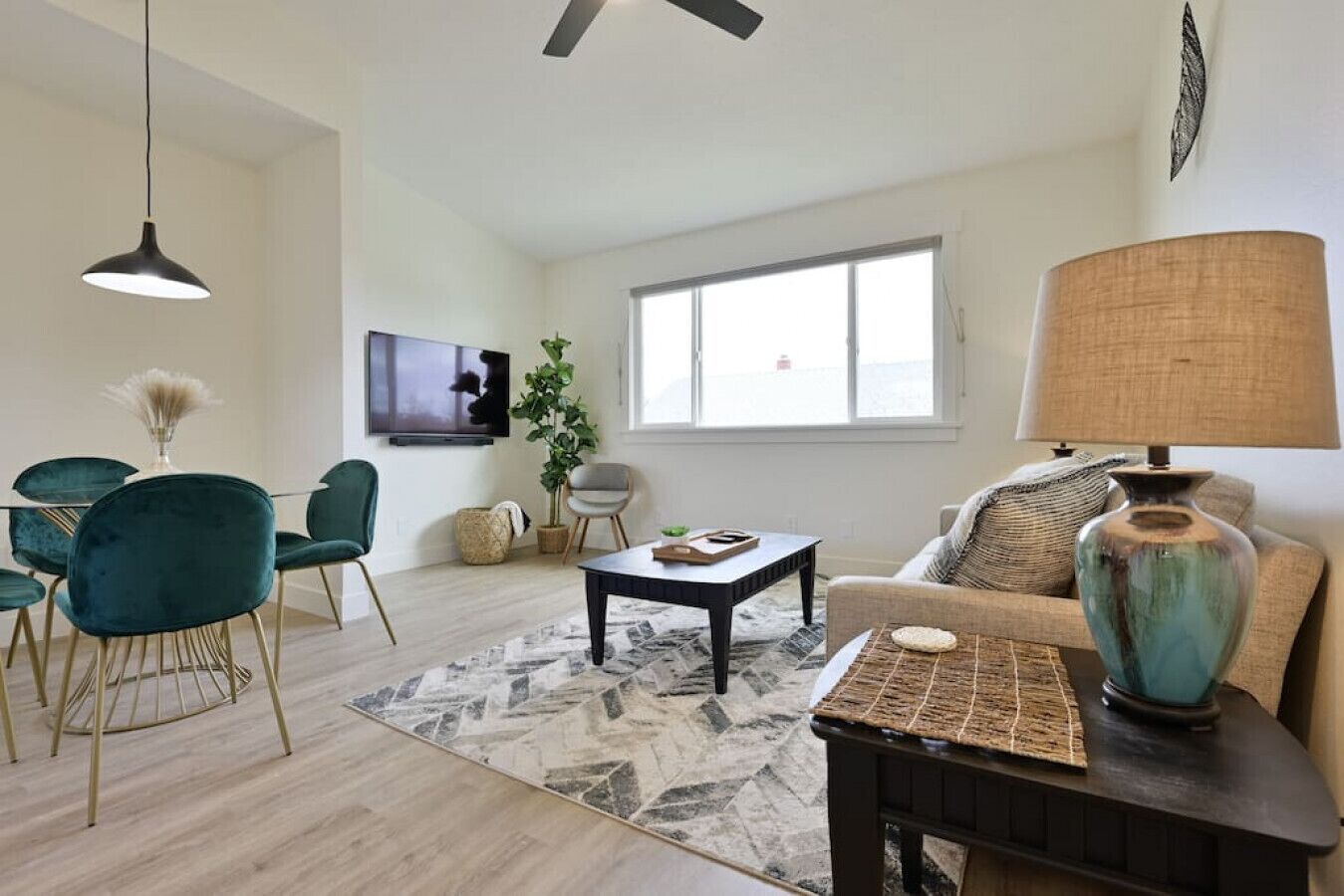Newly Renovated! - Modern Upstairs Loft