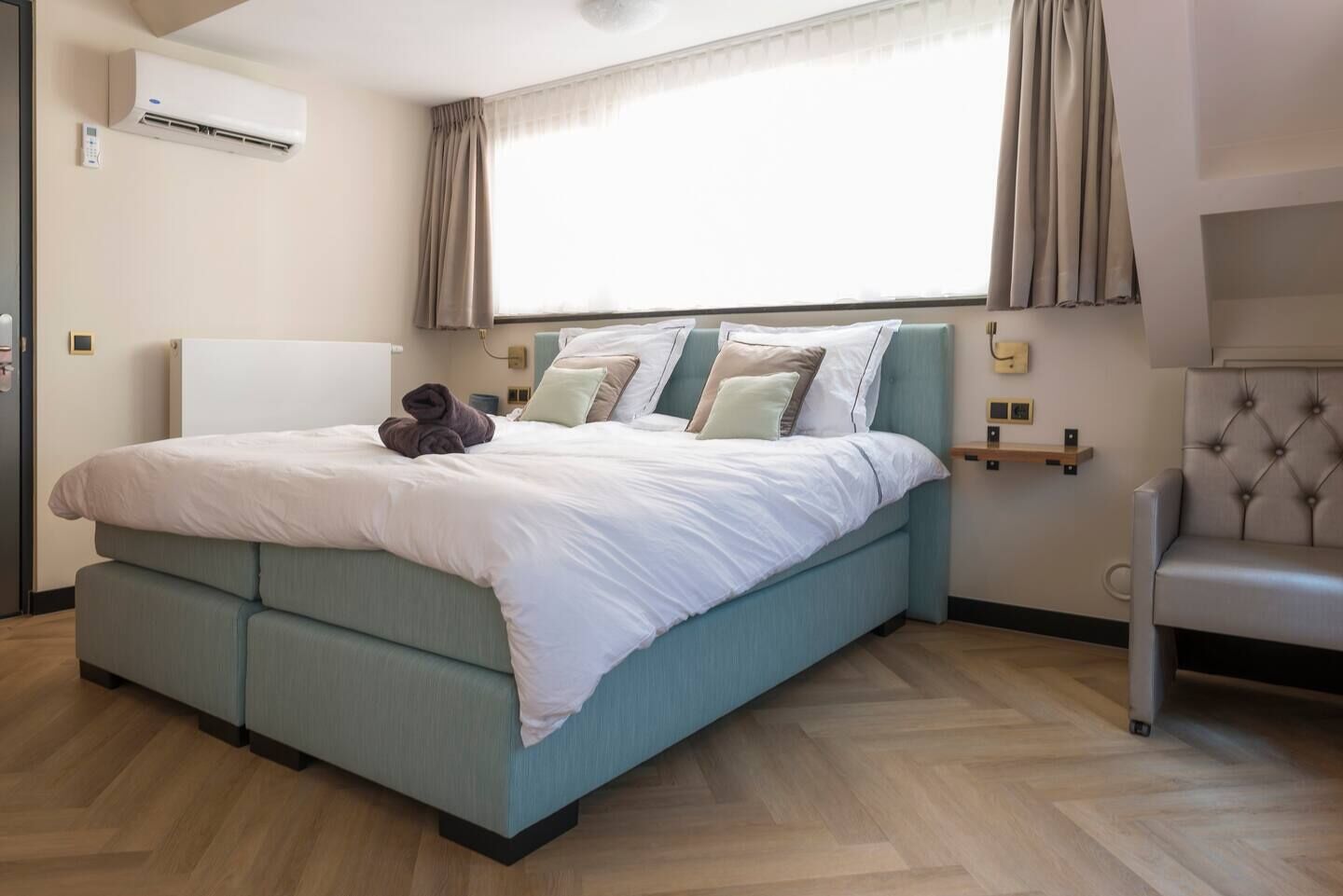 Unique Luxe Room with AC & bathroom & Patio
