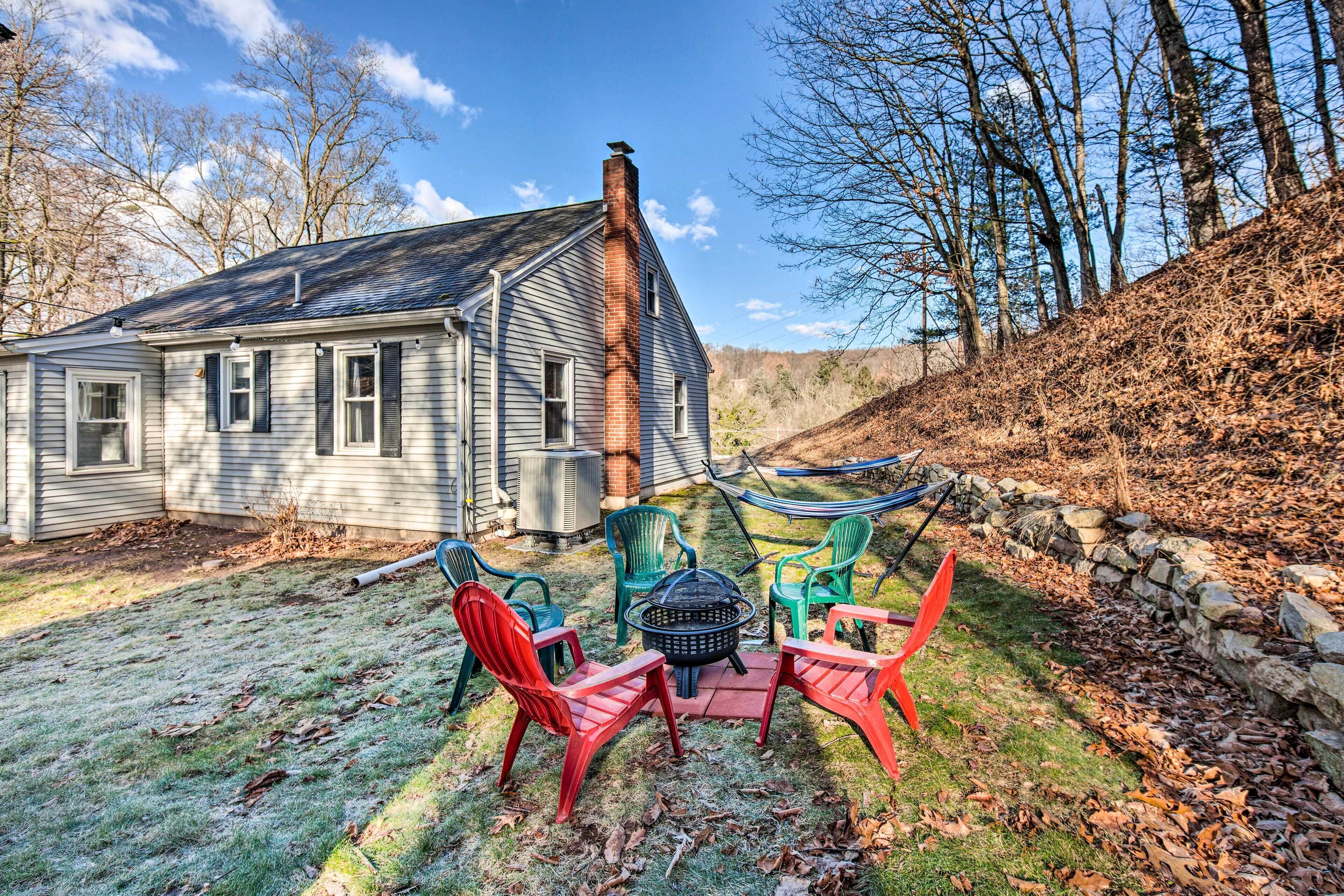 Pet-Friendly Mohnton House Near Golf Course!