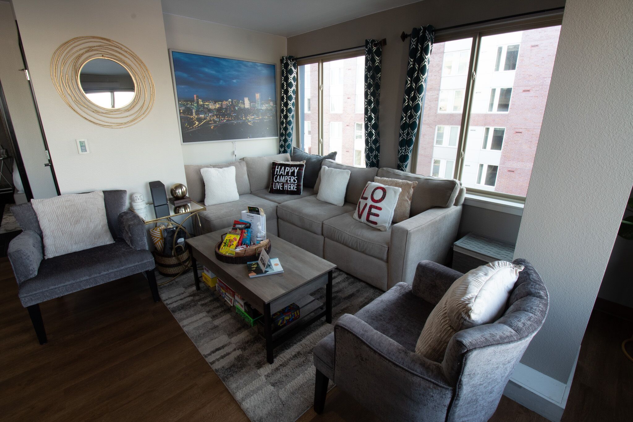 Great Downtown Location and walking distance to PSU and many