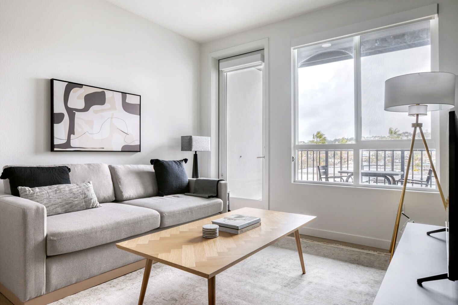 Elegant Mission Valley 1BR w/ Gym, W/D & Pool, nr freeways, by Blueground