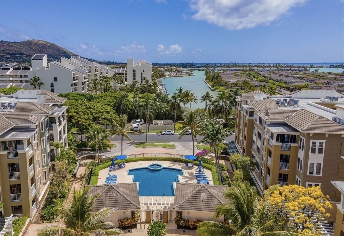 Luxury Condominium in Peninsula at Hawaii Kai