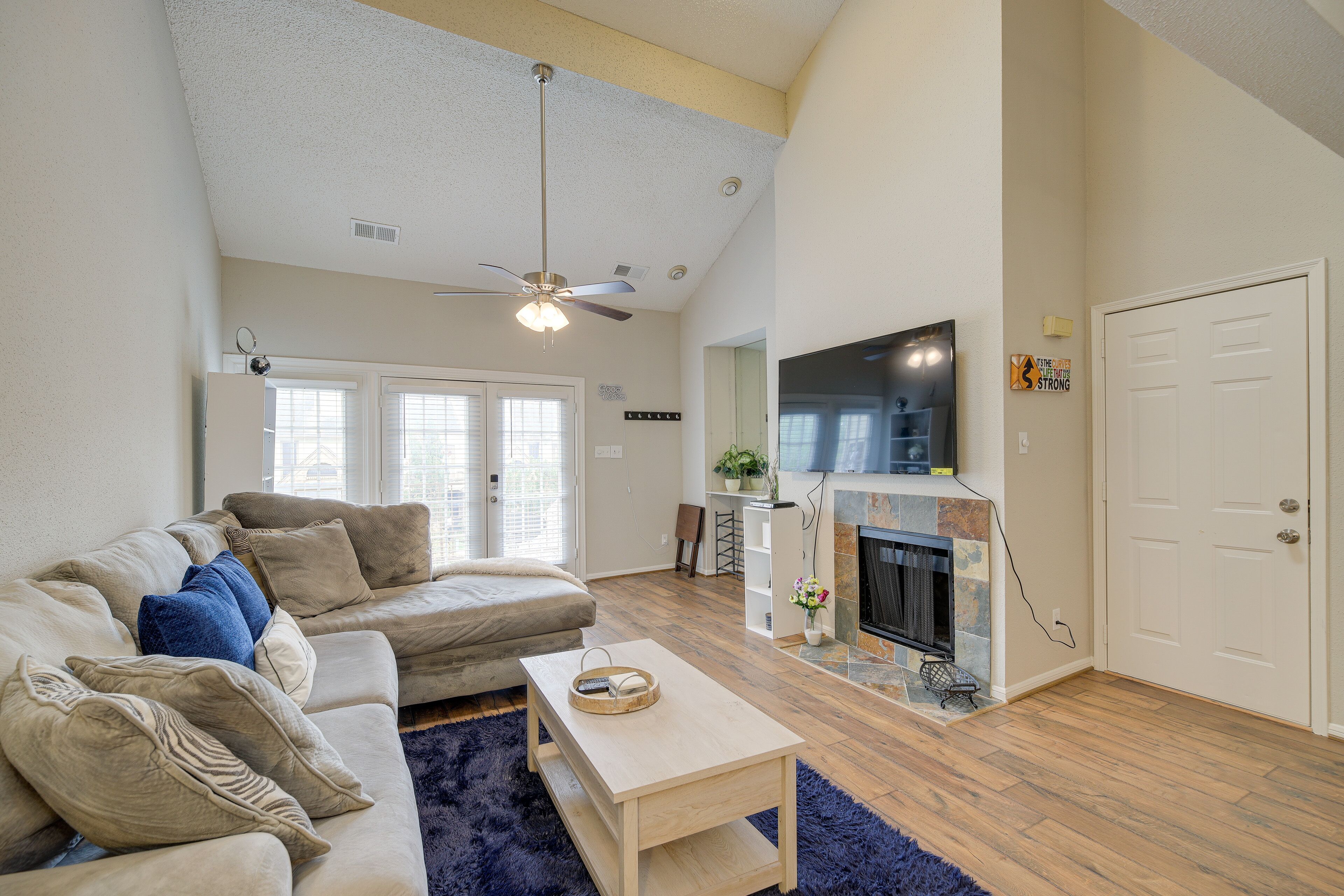 Cozy Houston Condo Rental Near NRG Stadium