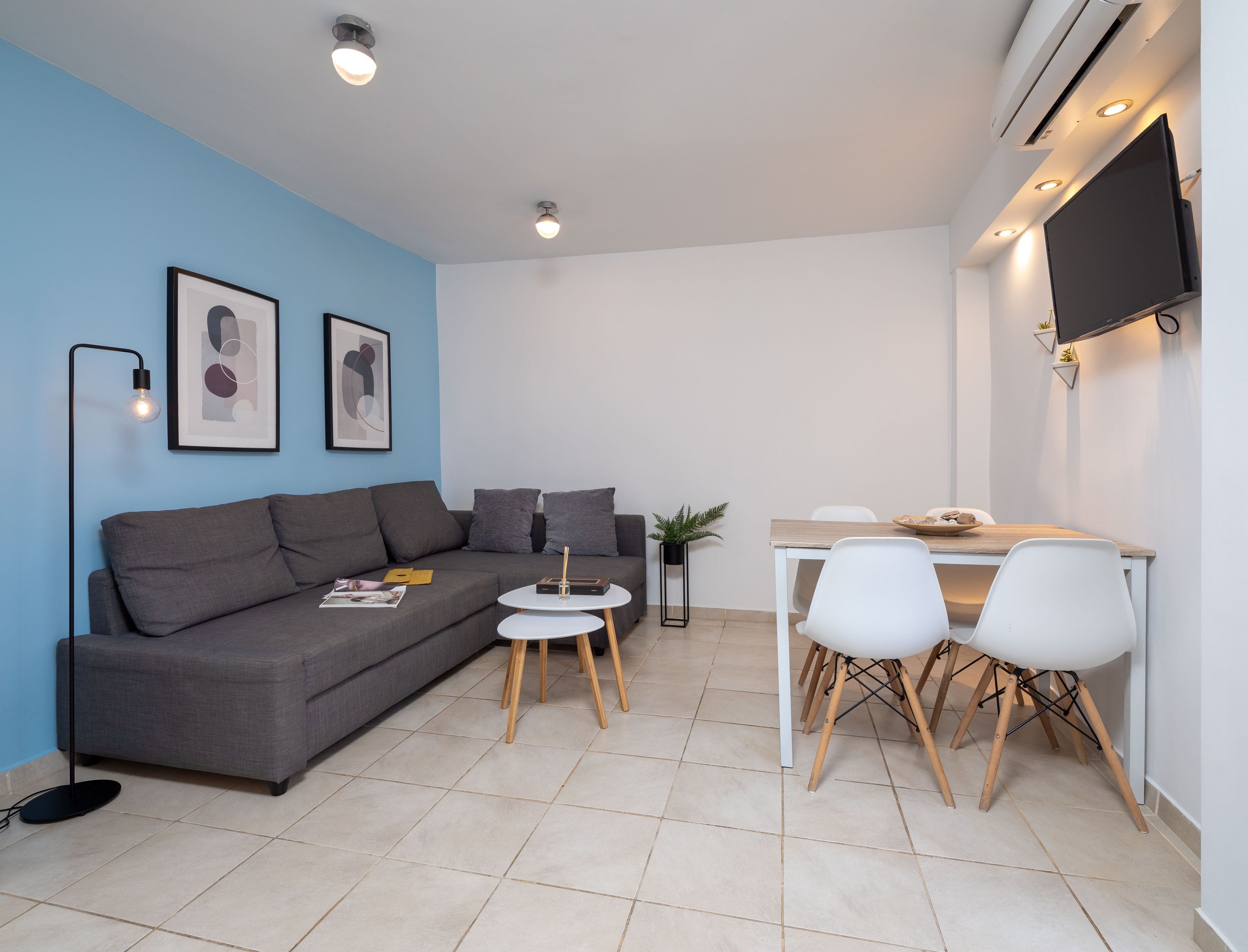 Design 1 Bedroom Apartment with Garden by BluPine