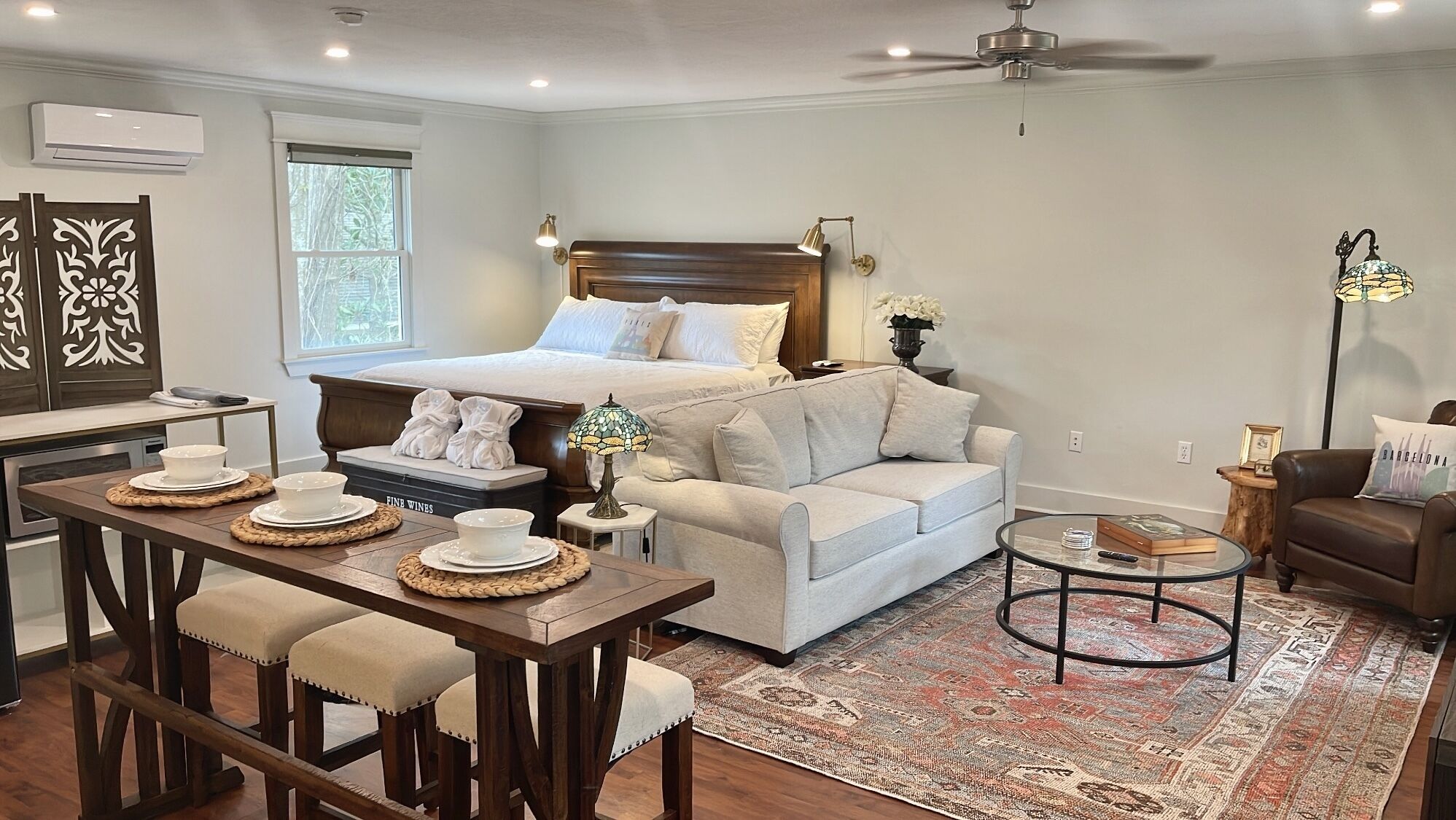 Historic Downtown Carriage House