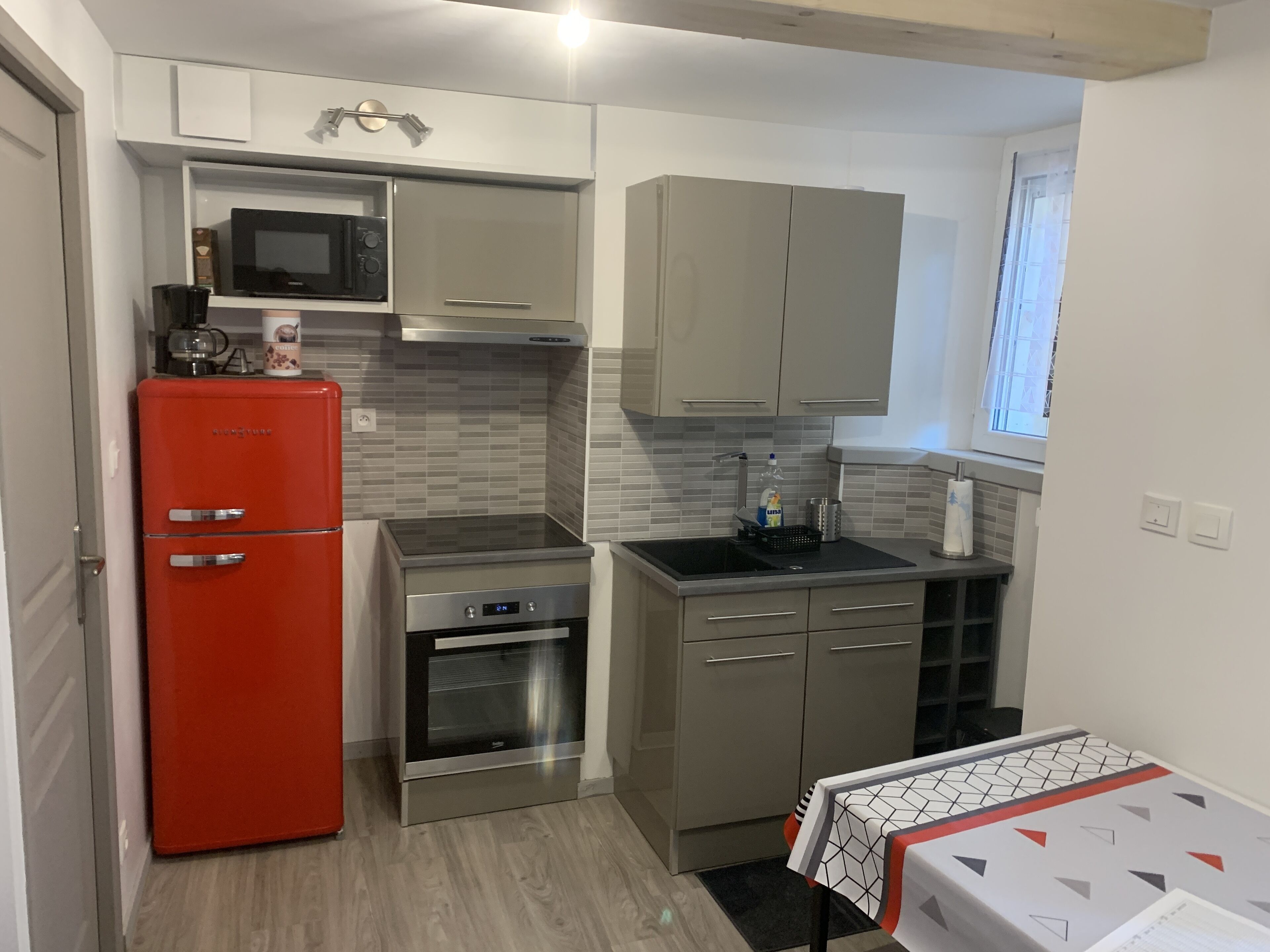 T2 Cabin downtown between lakes and mountains