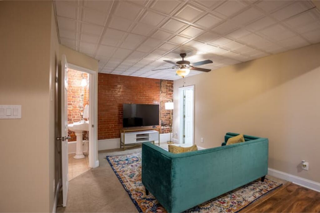 Chic Loft, Sleeps 5