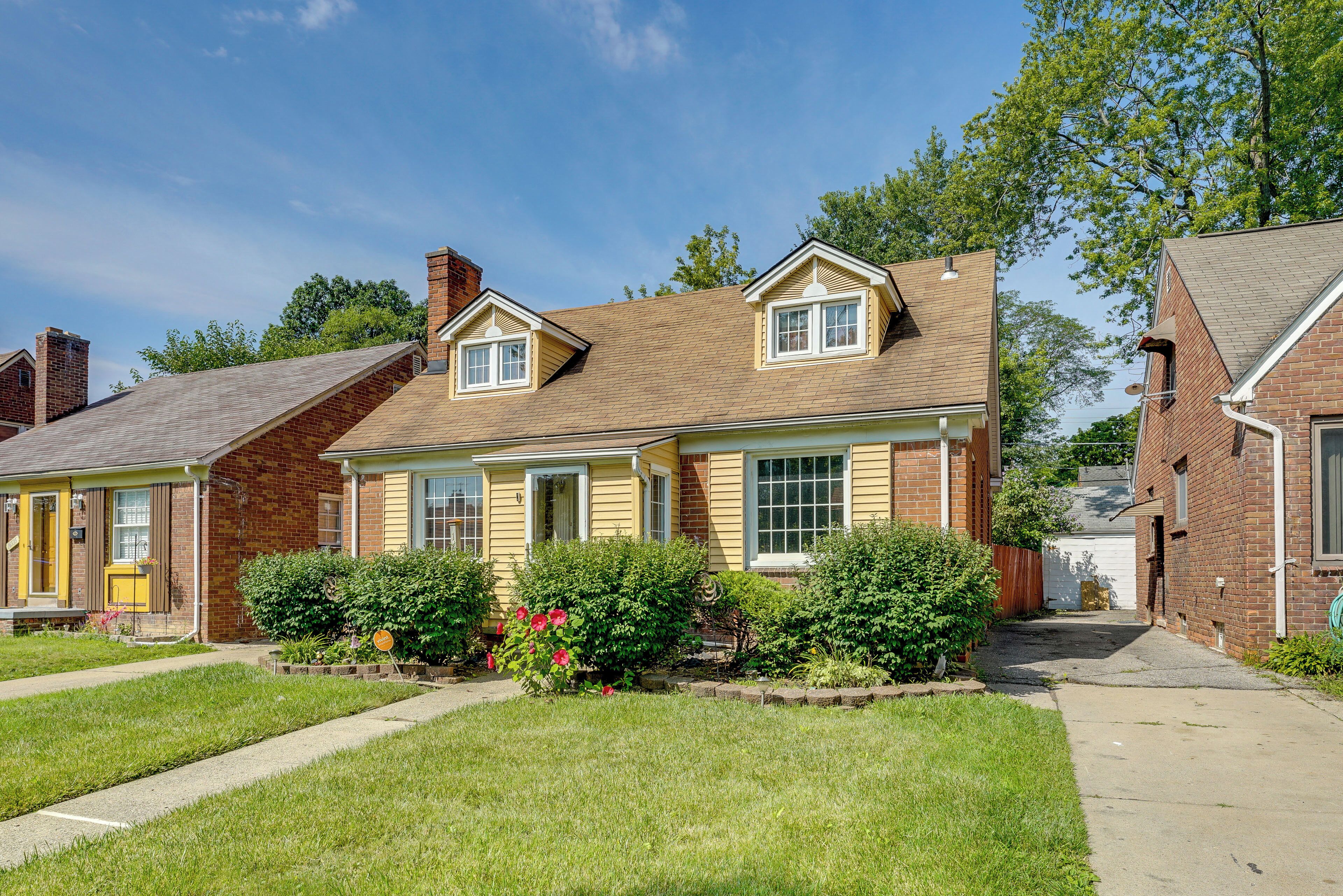 Detroit Vacation Rental w/ Yard & Fire Pit!