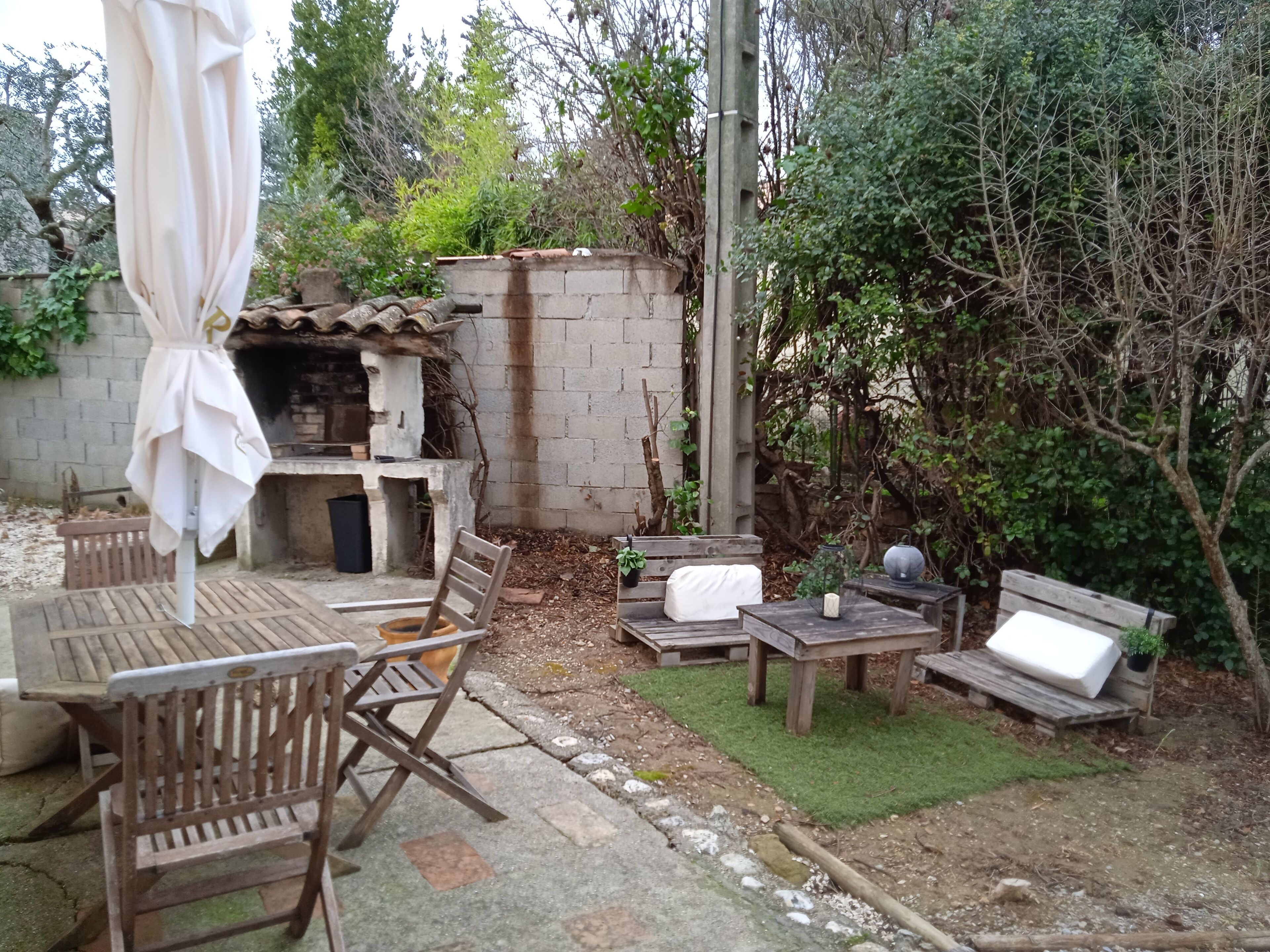 Apartment with terrace and garden.