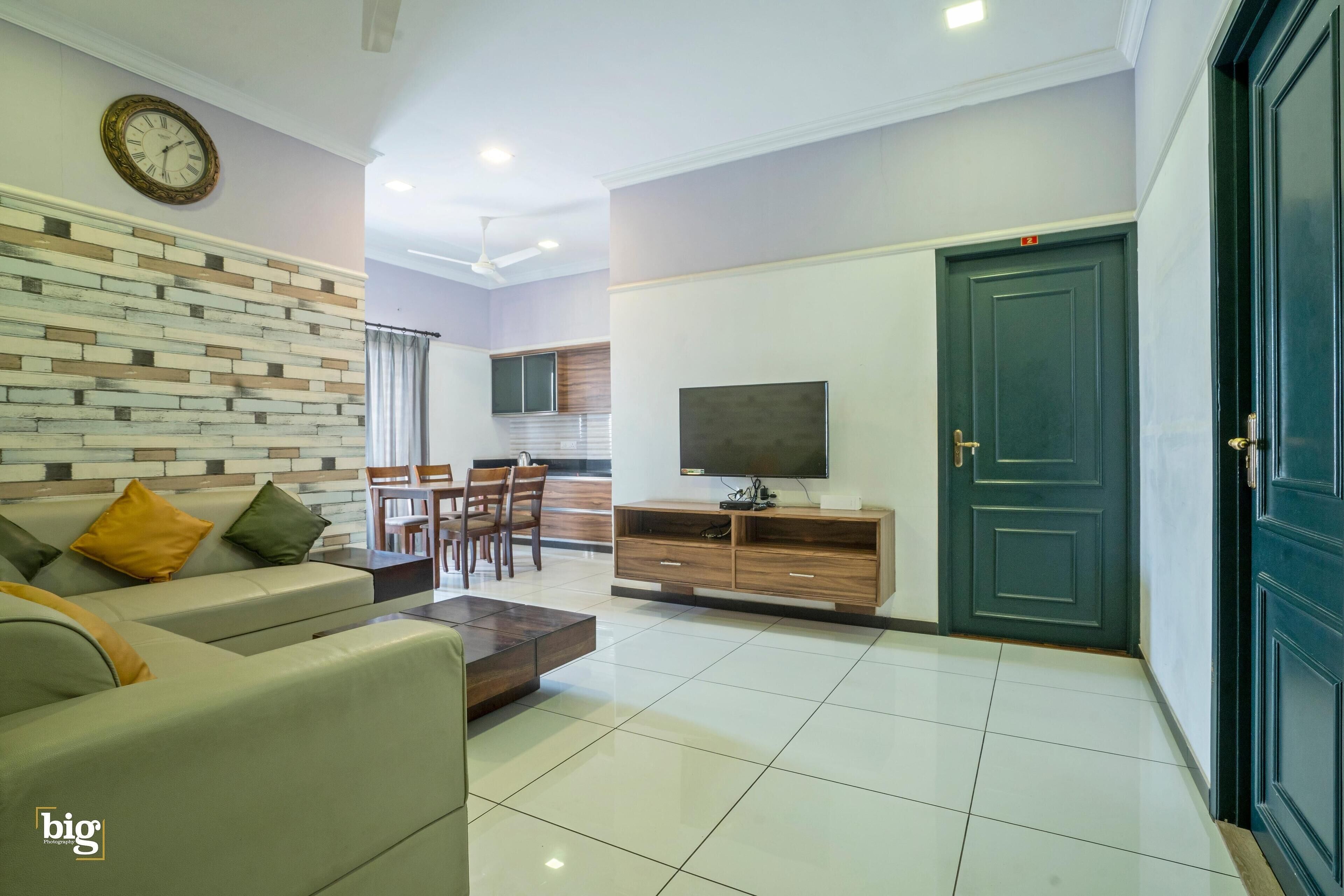 Luxurious 3 bed room service apartment