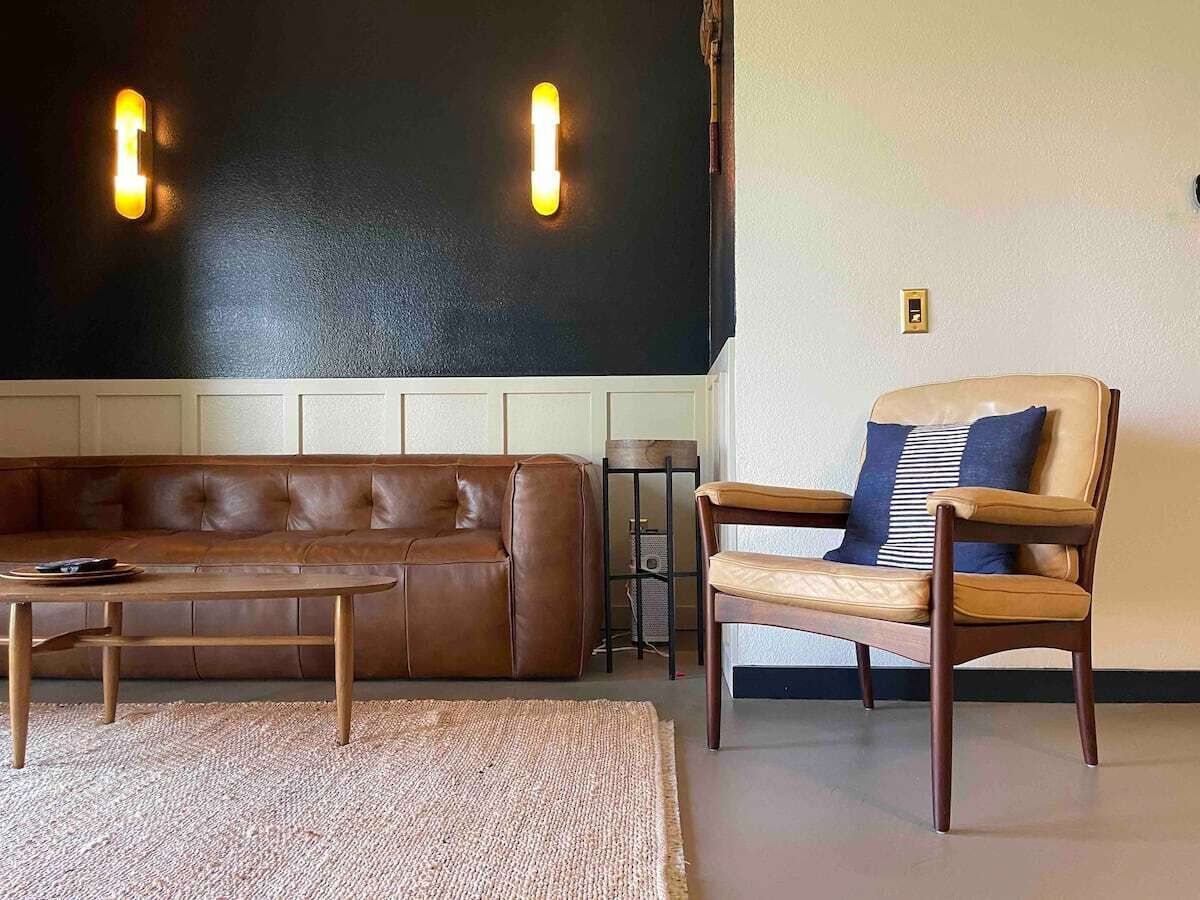 Private Clubhouse: 34 Pools, 27-hole Golf & Tennis
