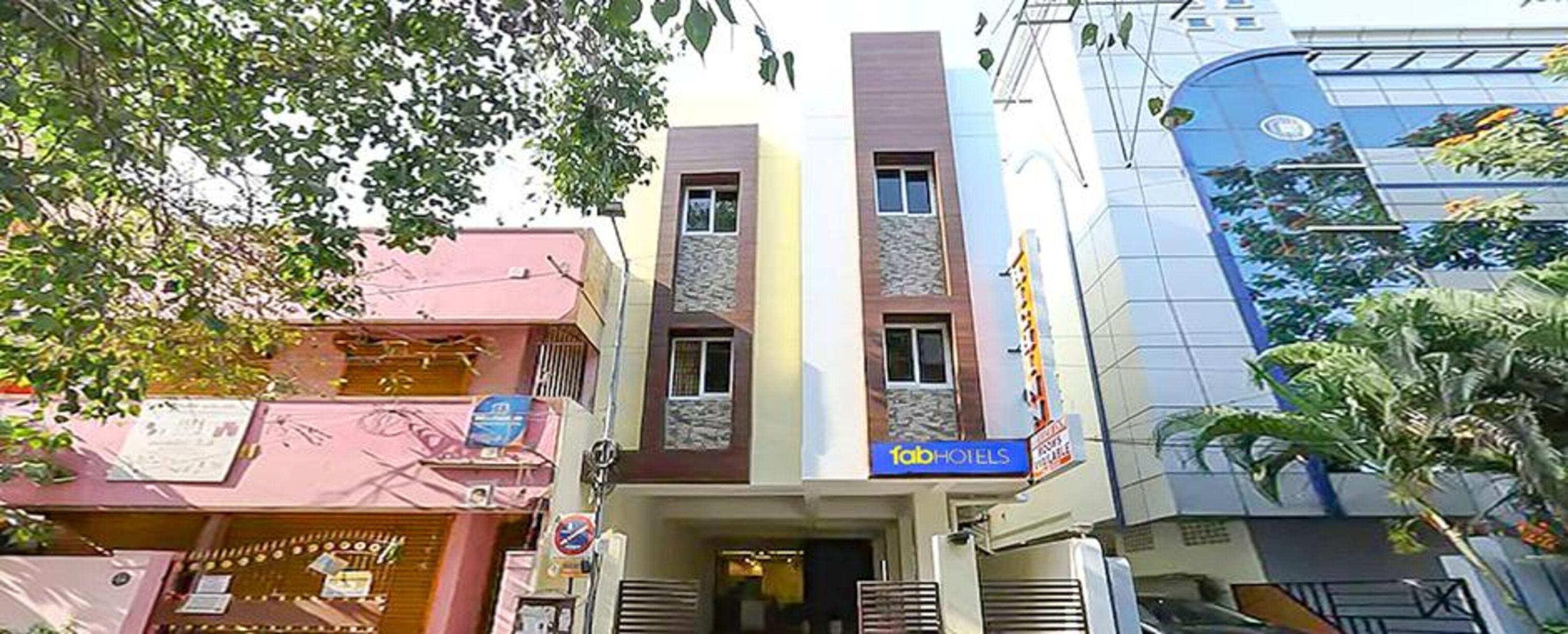 Fabhotel Rich Inn