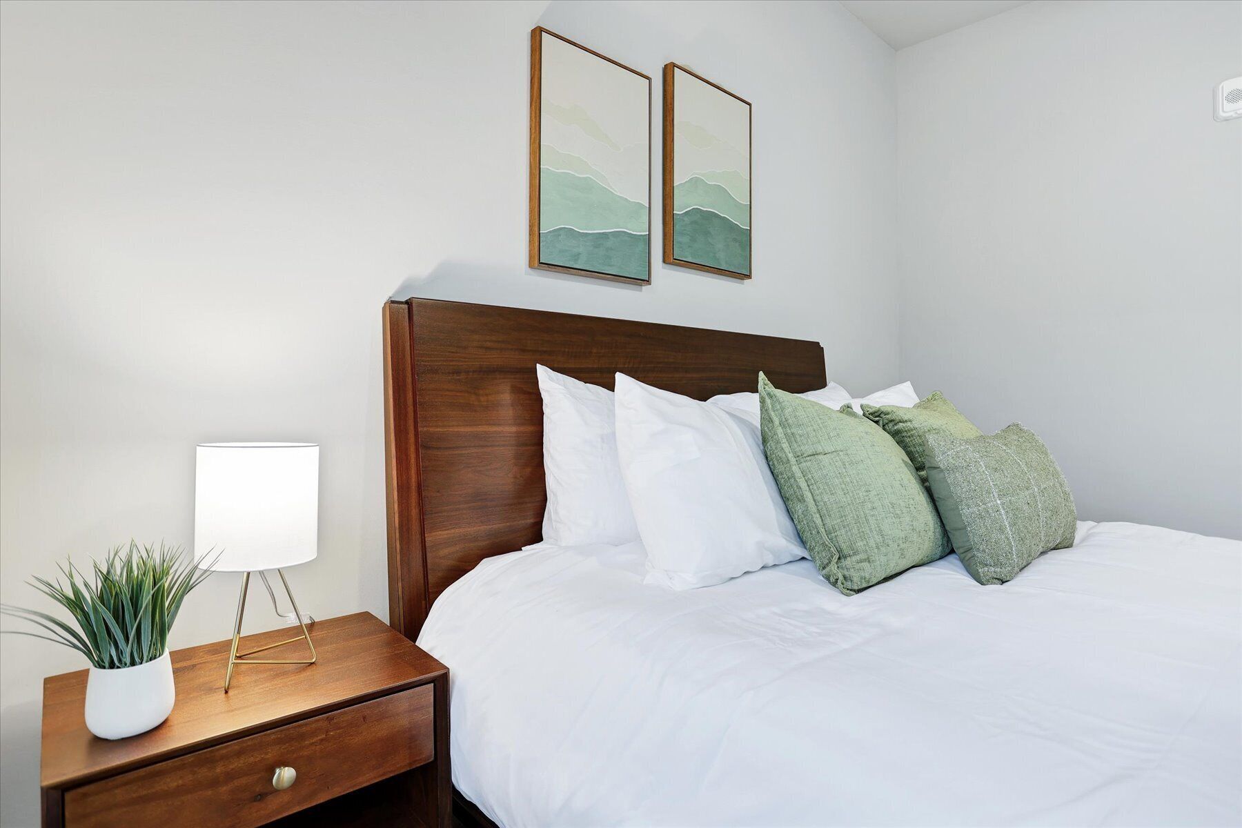 Resort POOL! Game-Room! Free Parking! Fitness Center! 