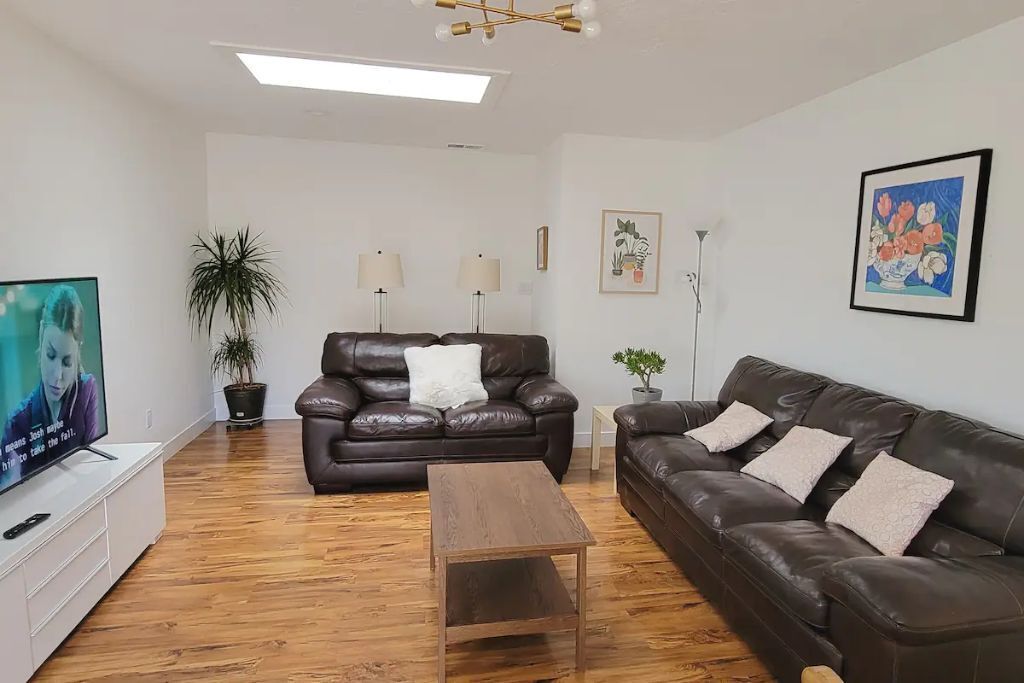 Bright spacious cozy 2B1B with full living full kitchen and gated backyard
