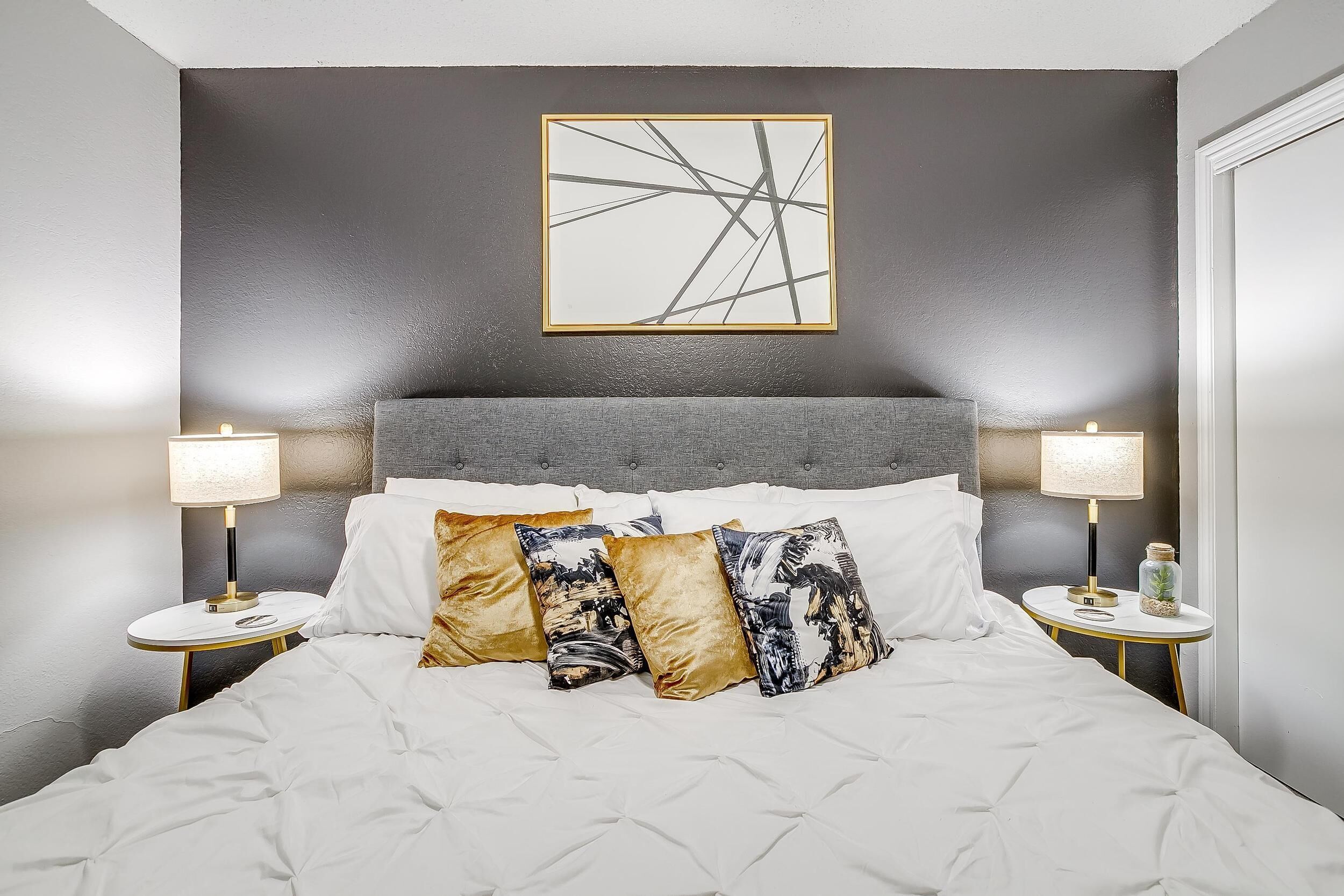 Entire Place ✶Washer Dryer✶Wi Fi✶4K TVs ✶Pets Allowed #828