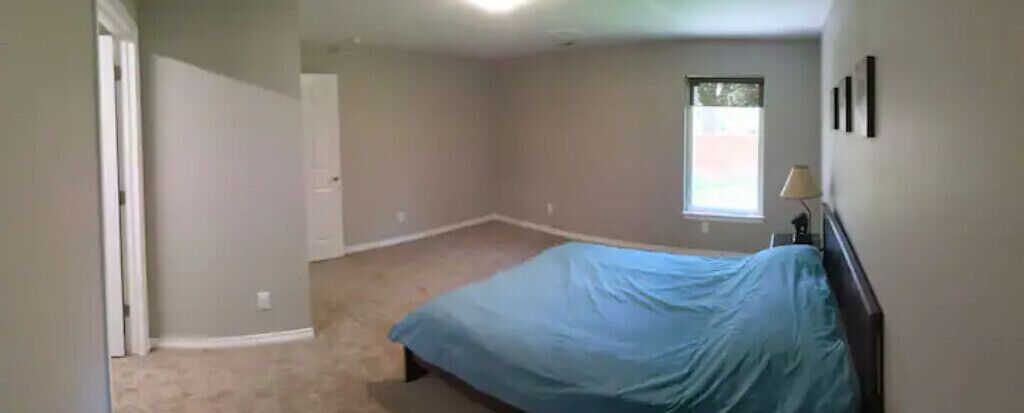 Neighborhood retreat, walkout suite!