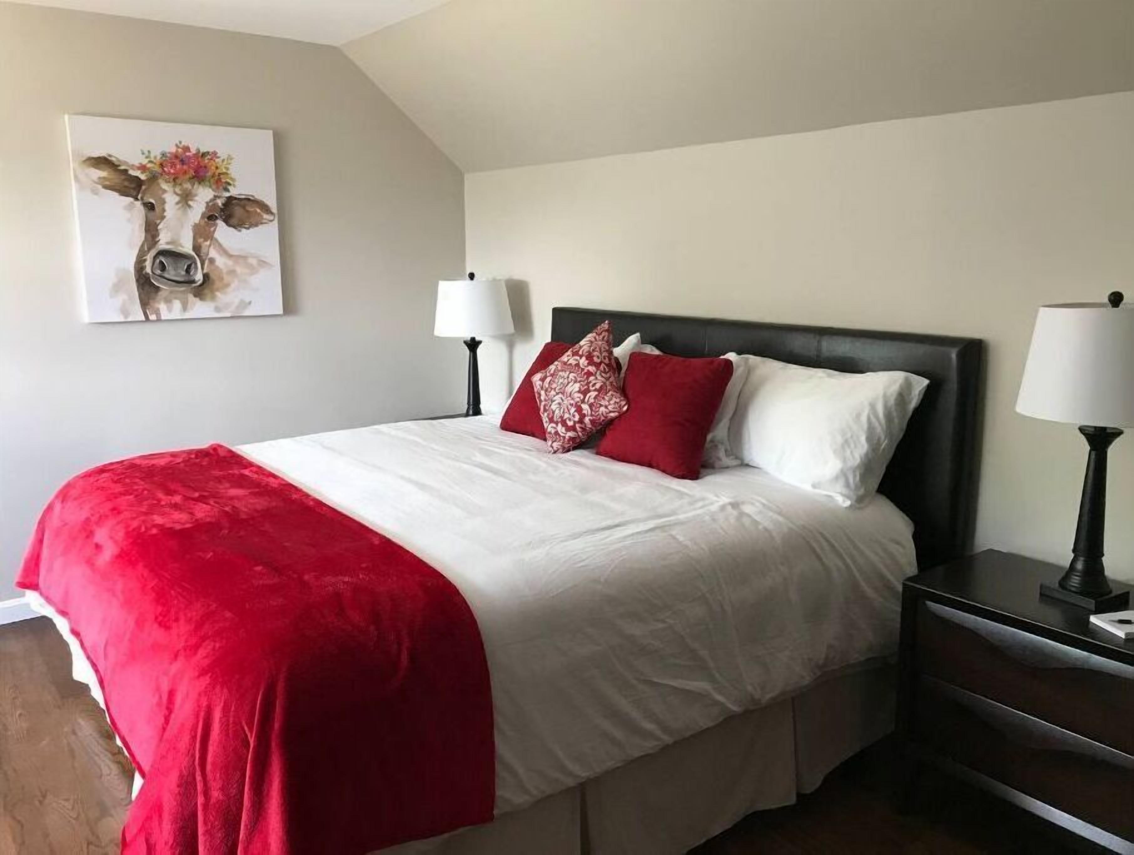 Inn at 84 Honeycrisp: Cozy 1BR private bath