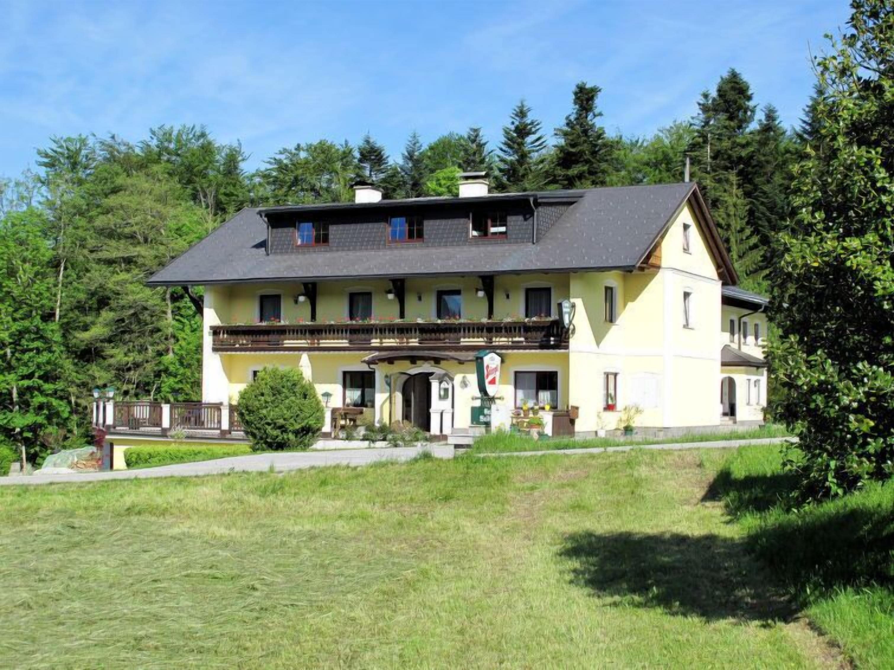 Apartment Waldfrieden in Mondsee - 5 persons, 2 bedrooms