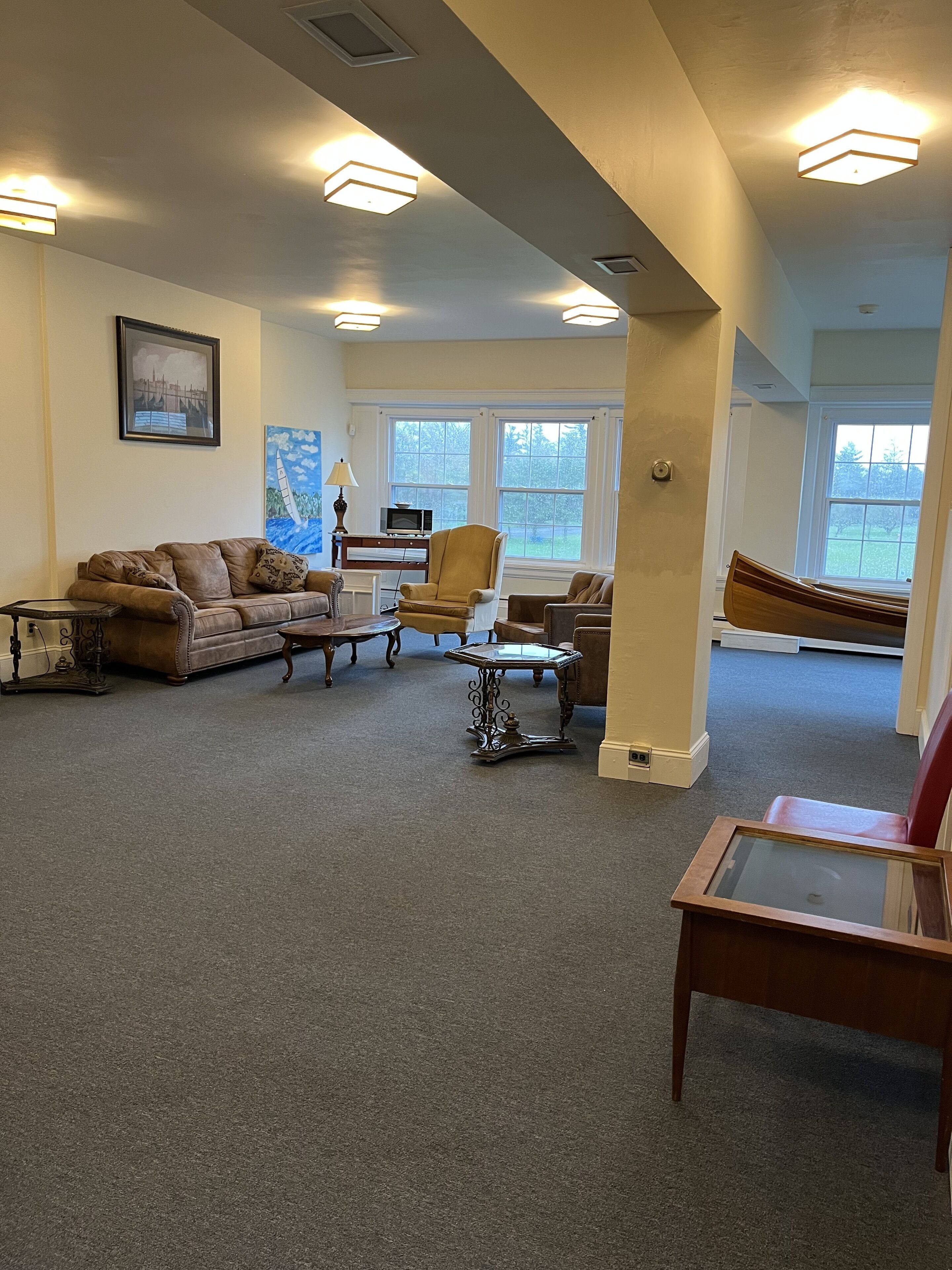 7 GUEST ROOMS  -  SUNCLIFF FAMILY SUITE ON LAKE ERIE!!
Football & Family Fun!