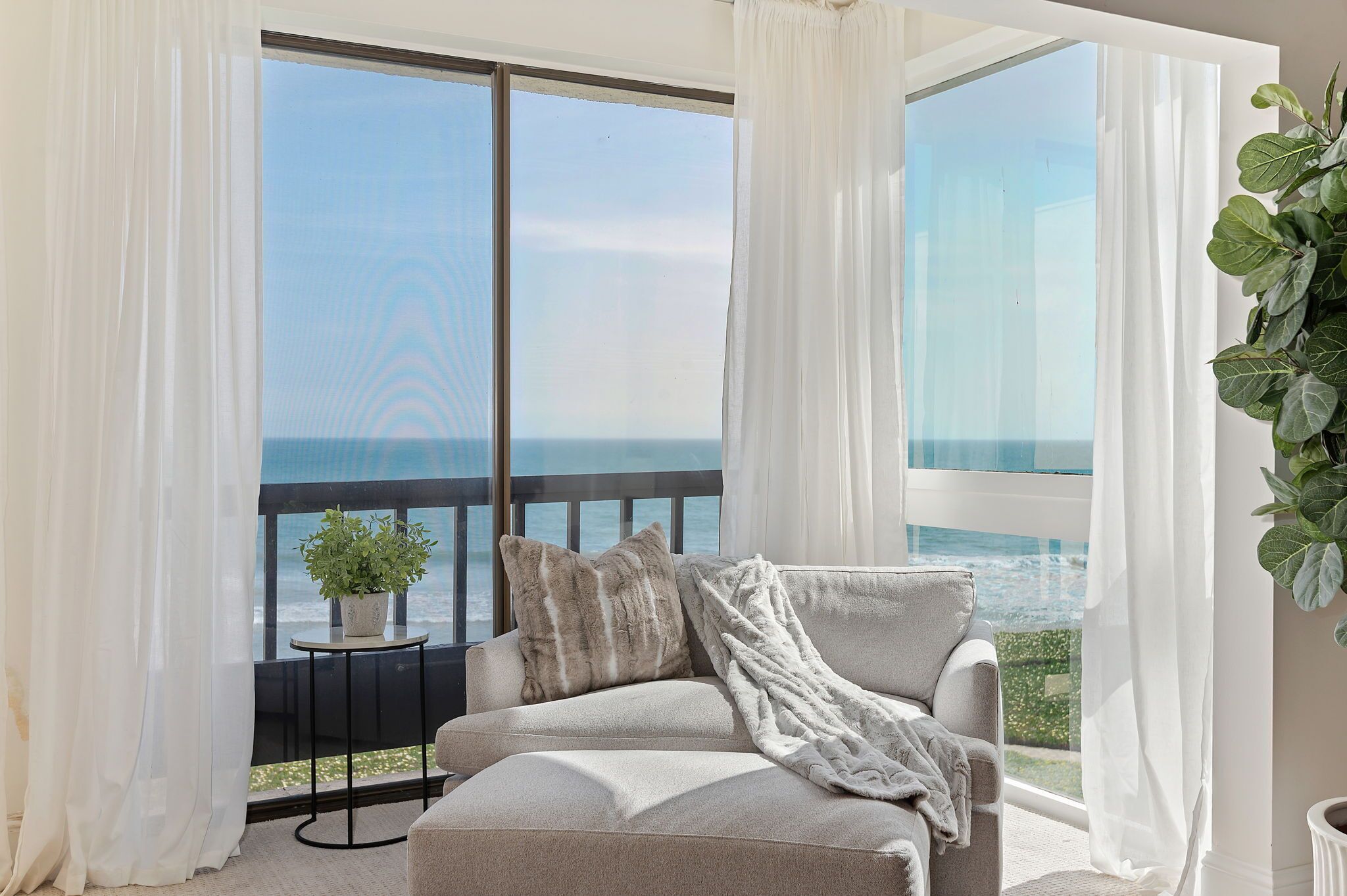 Luxury Beachfront Condo with Remarkable Ocean Views!