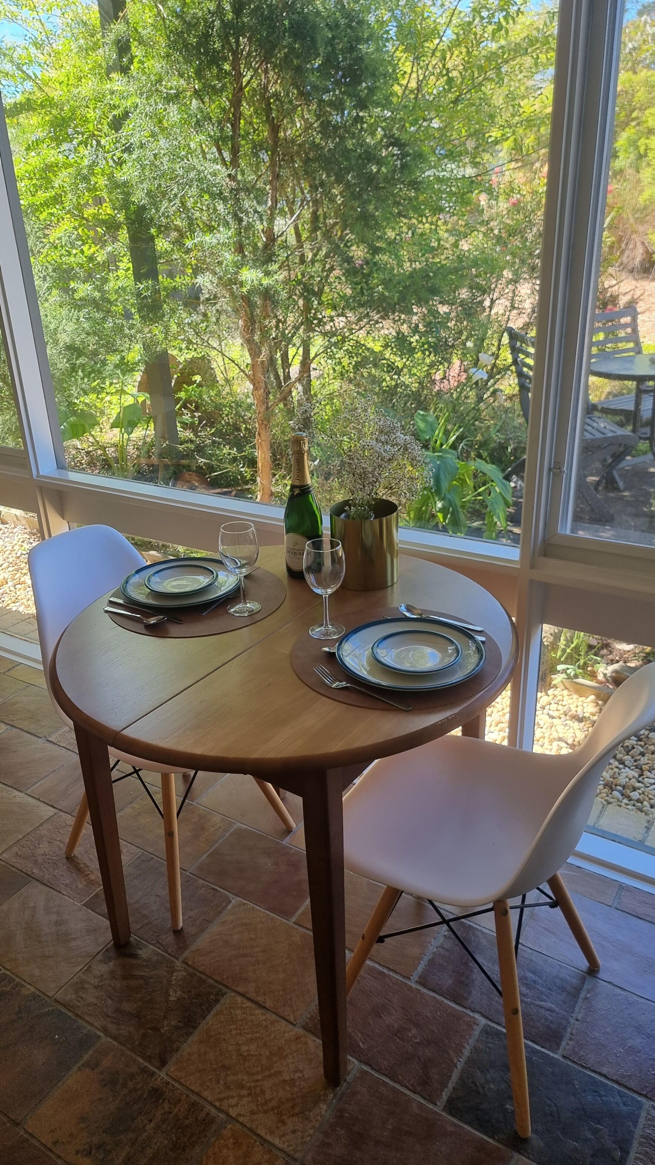 Lovely Retreat, Private apartment in home.