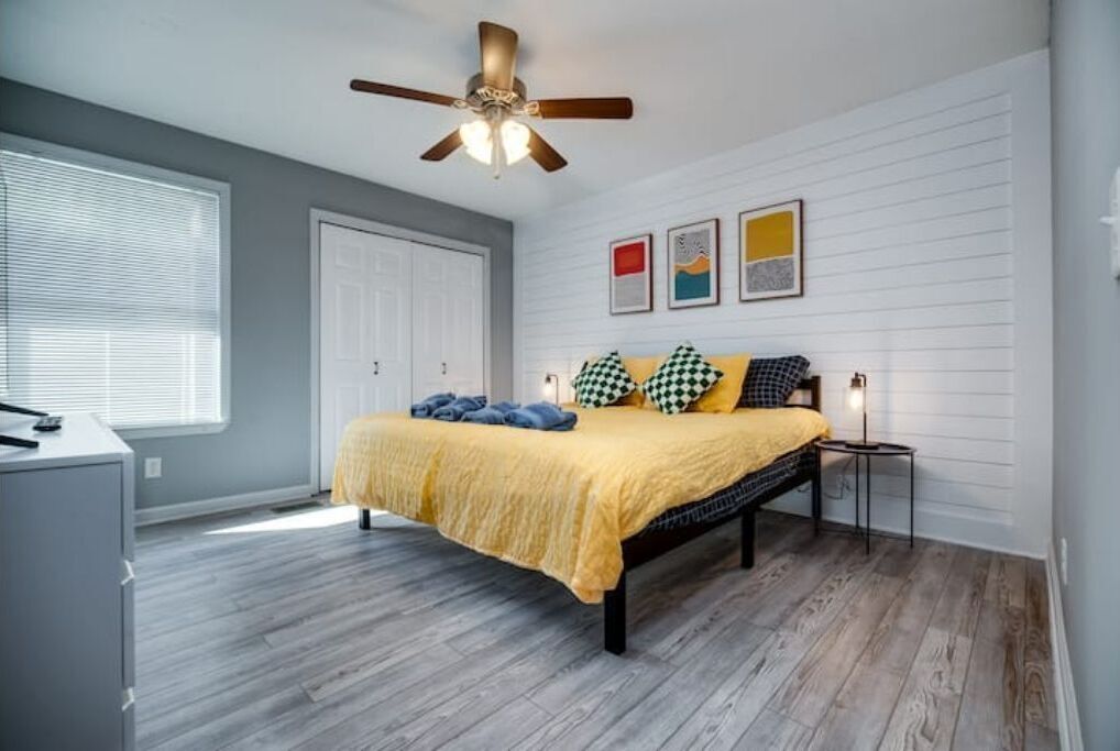 Modern Home w Vintage Arcade Games & Family Fun