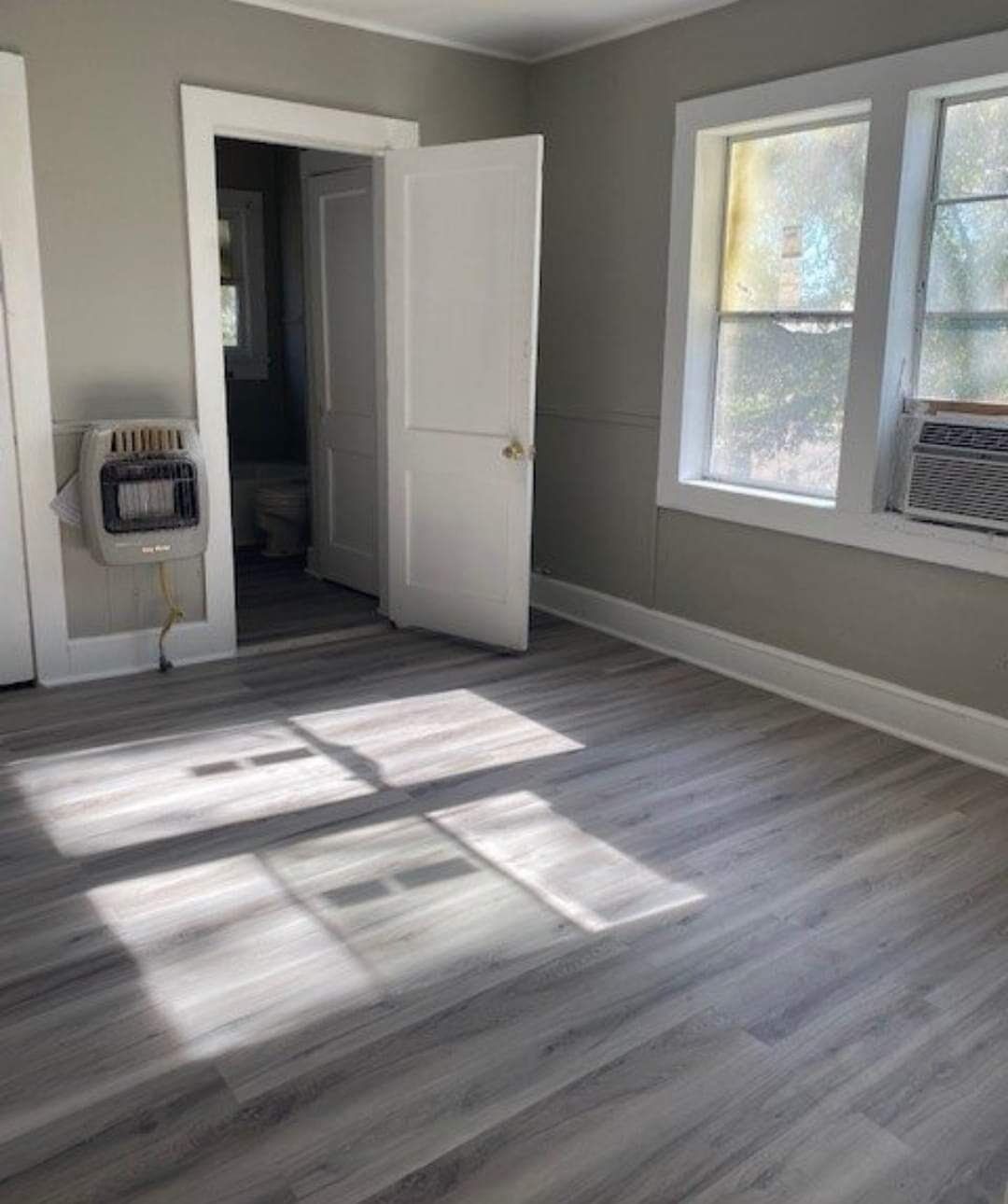 Cute & quaint South City apartment