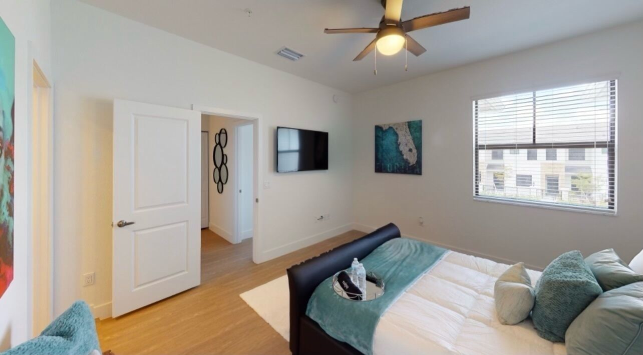 Beautiful Luxurious 2Bed 2bath with Master Suite