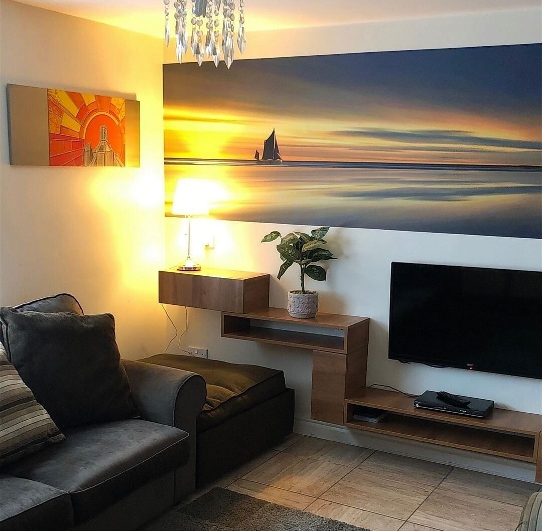 Beautiful 3 Bed, 2 Bath Apartment With Excellent Amenities