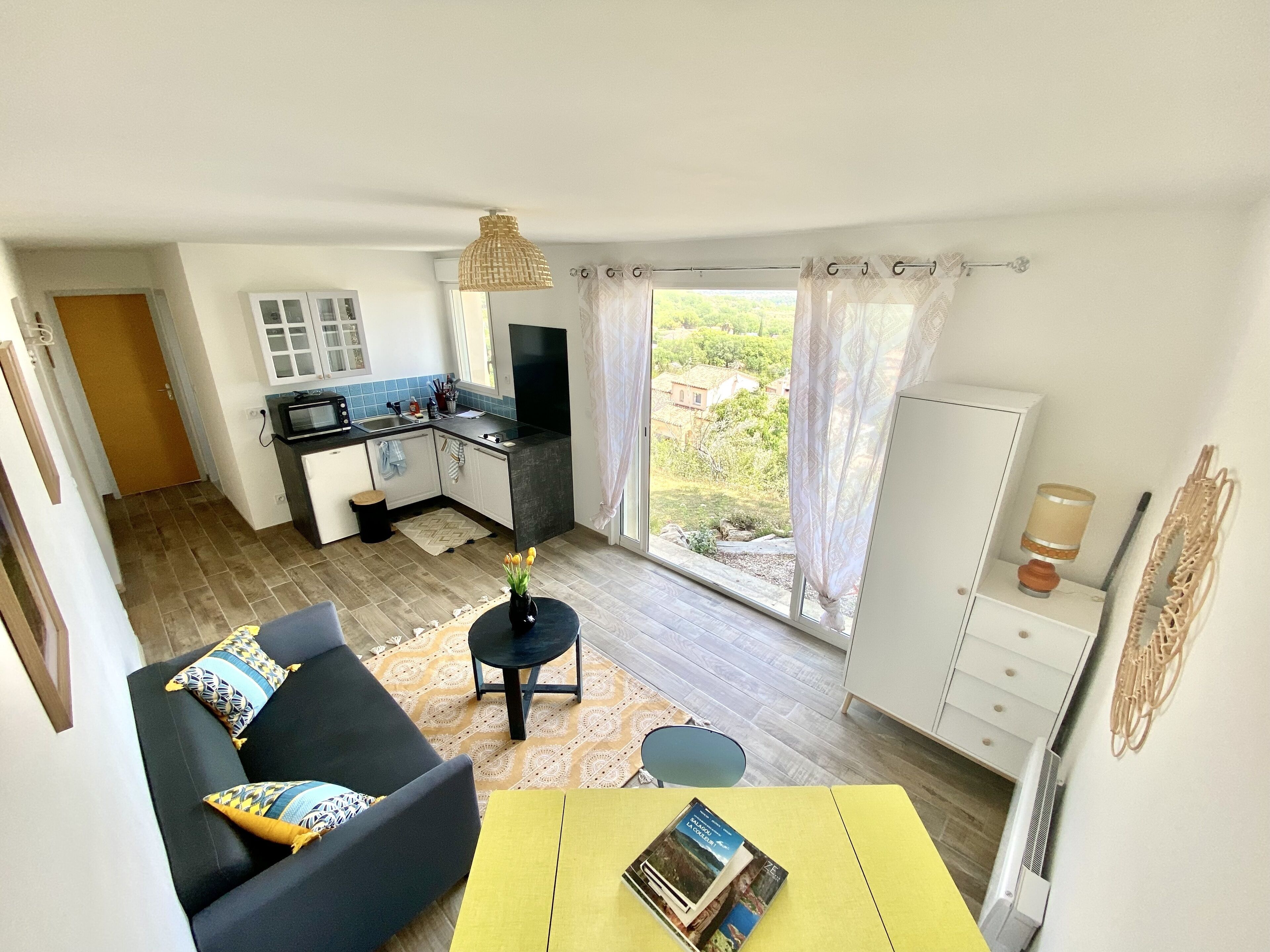 Nouveau Charmant Appartement Avec vue Panoramique sur le pic Saint Loup