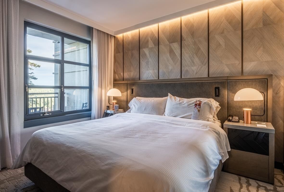 Remodeled Resort 1BR Suite w/ Private Balcony; Spa, Pool & Walk to Gondola 4thFl