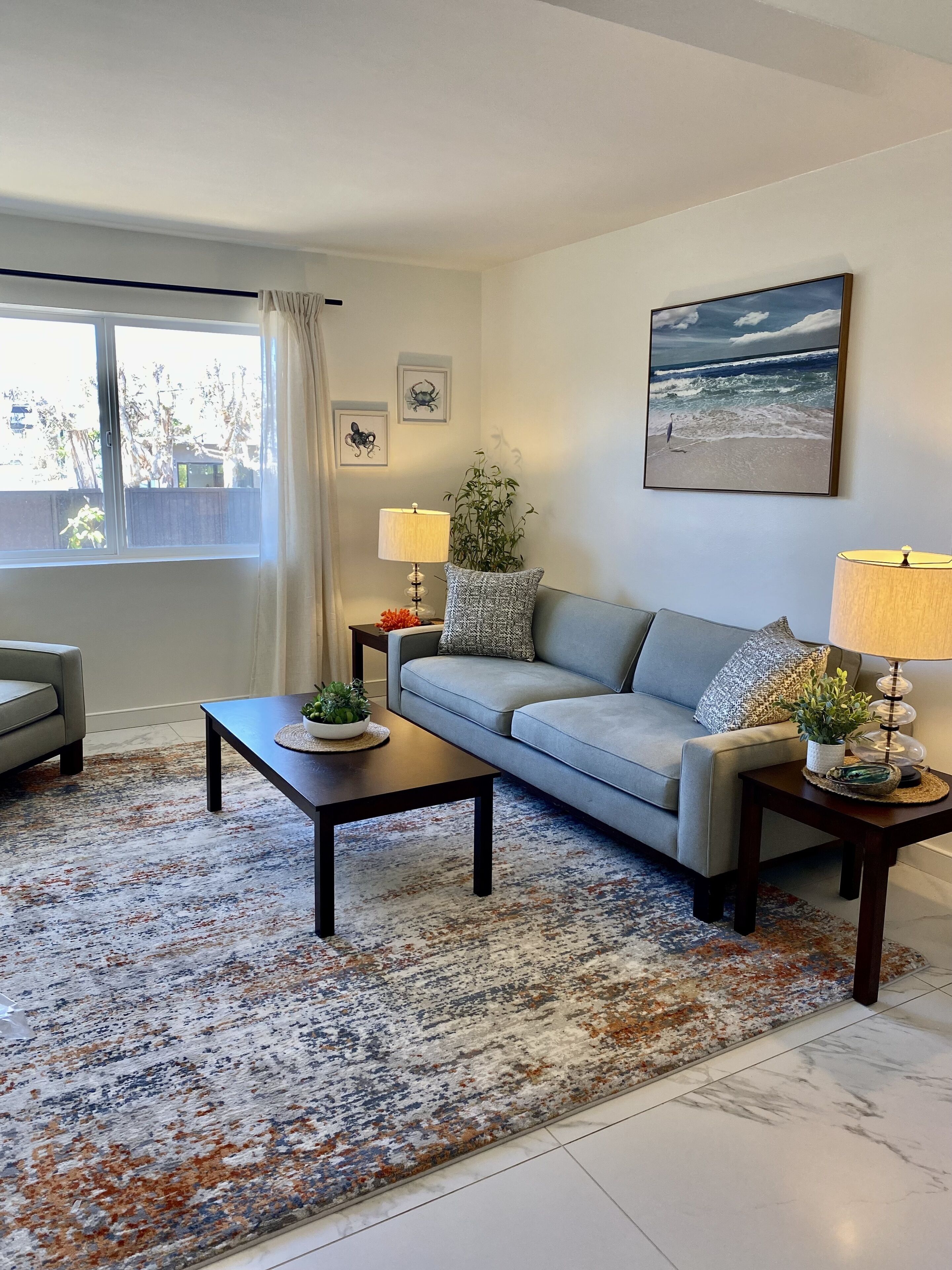 Beautiful, Bright and Spacious Steps From The Beach