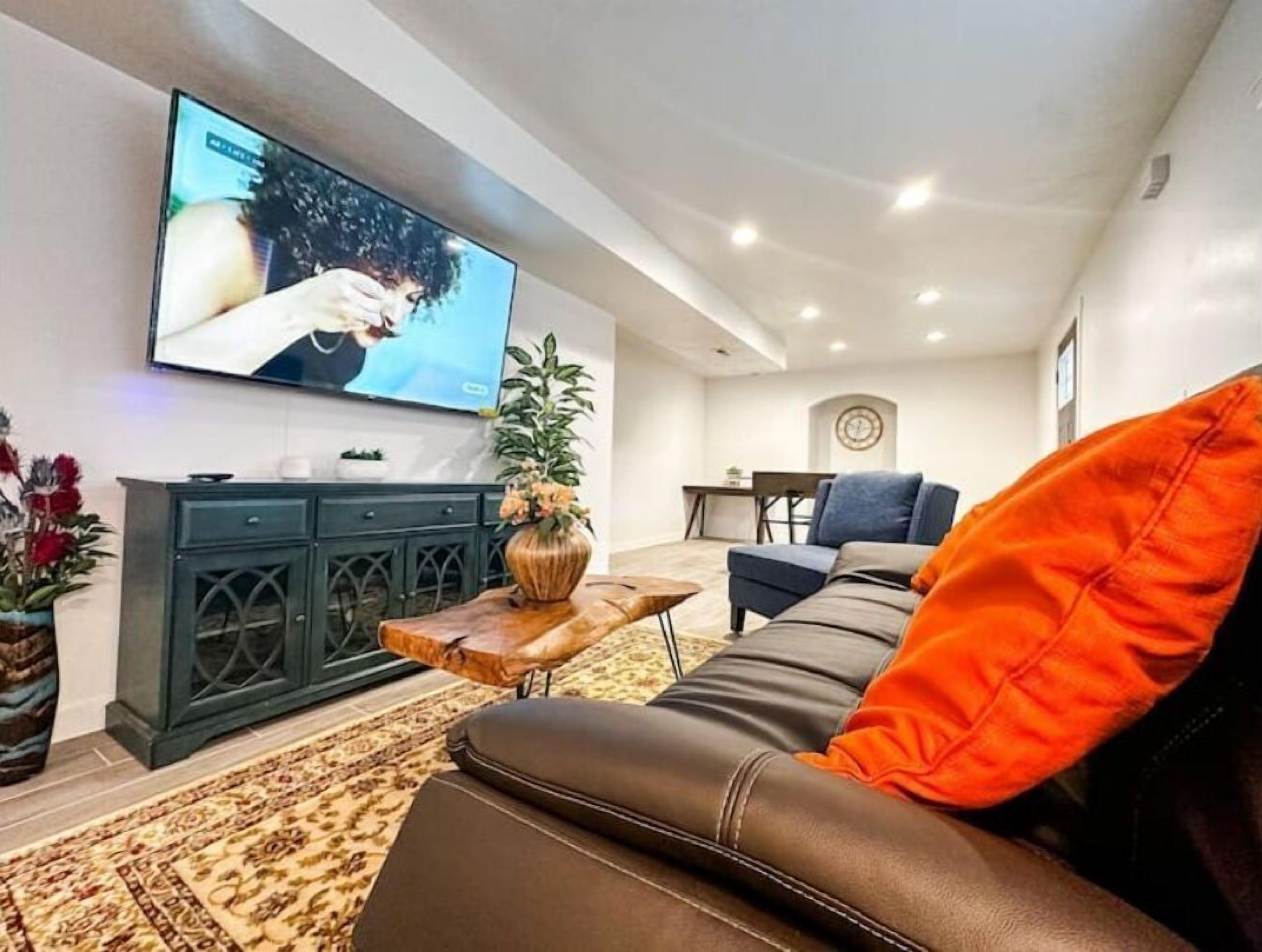 Newly Renovated & Spacious Private Suite