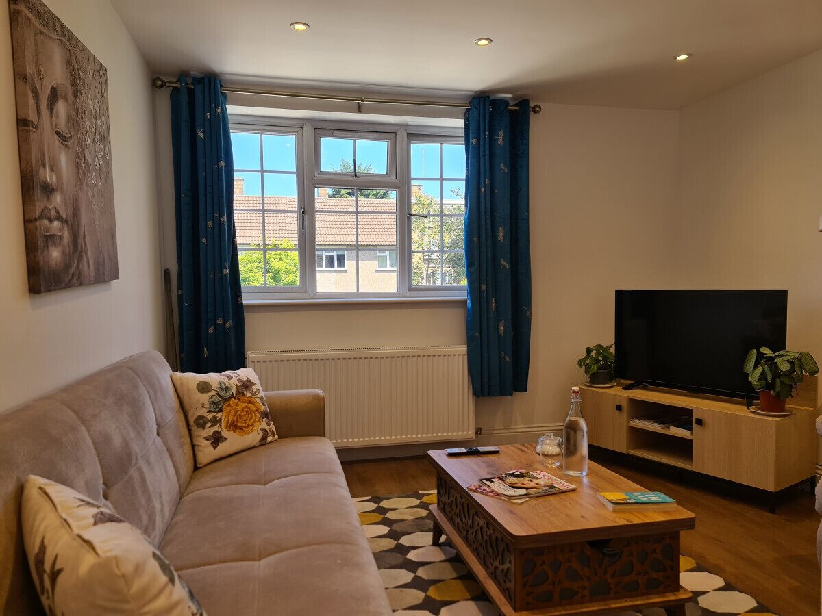 New - 2 bedroom flat in Putney near parks