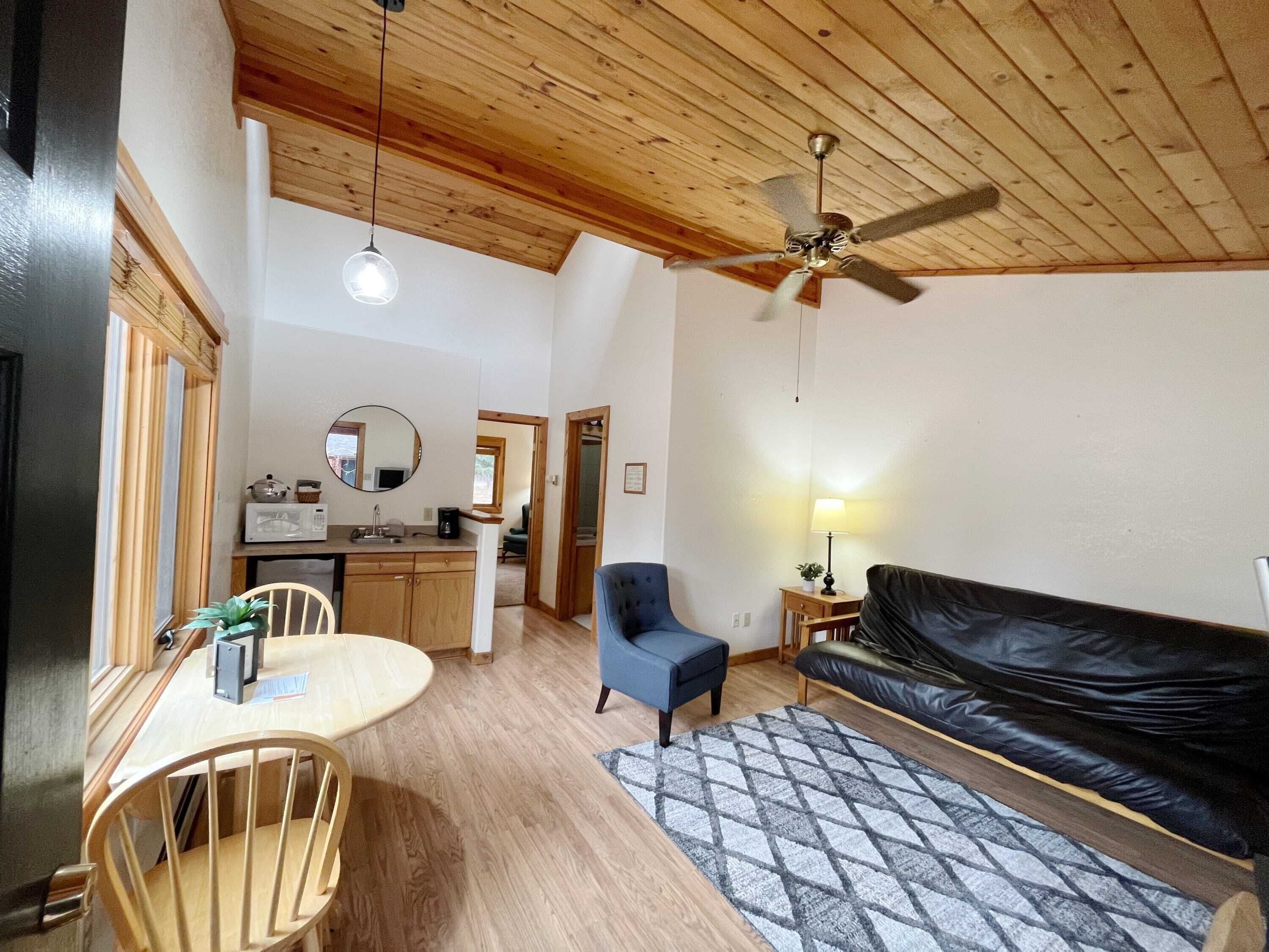 Cabin Suite Bed & Breakfast