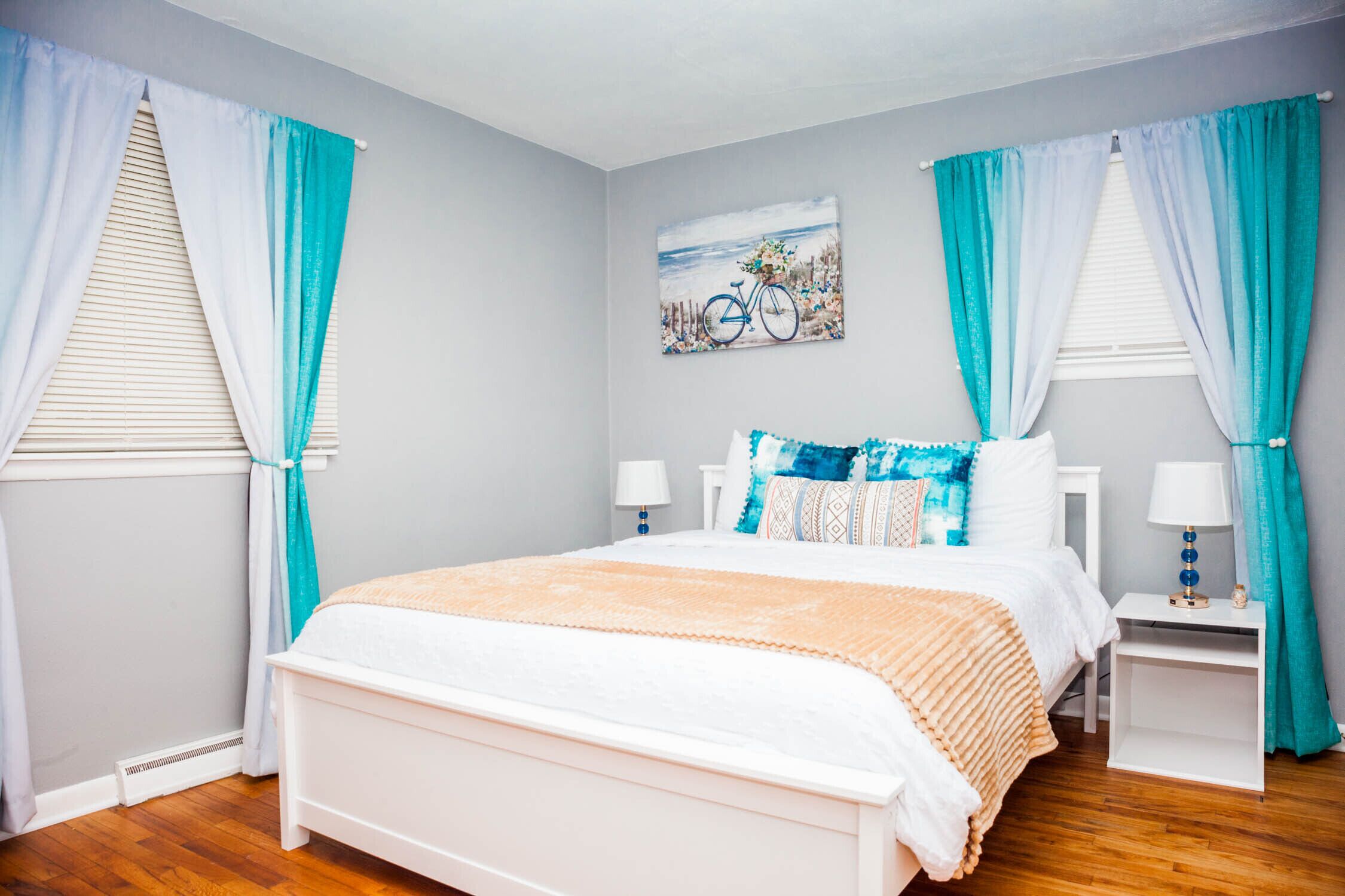 Beach-themed/No Stairs/Sleeps up to 12/W&D/FastWiFi/Near RagingWaves/Yorkville