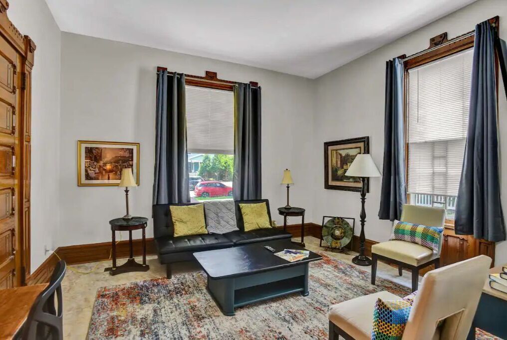 Craftsman charm King Bedroom Private Condo Unit walk to hospital &  capitol
